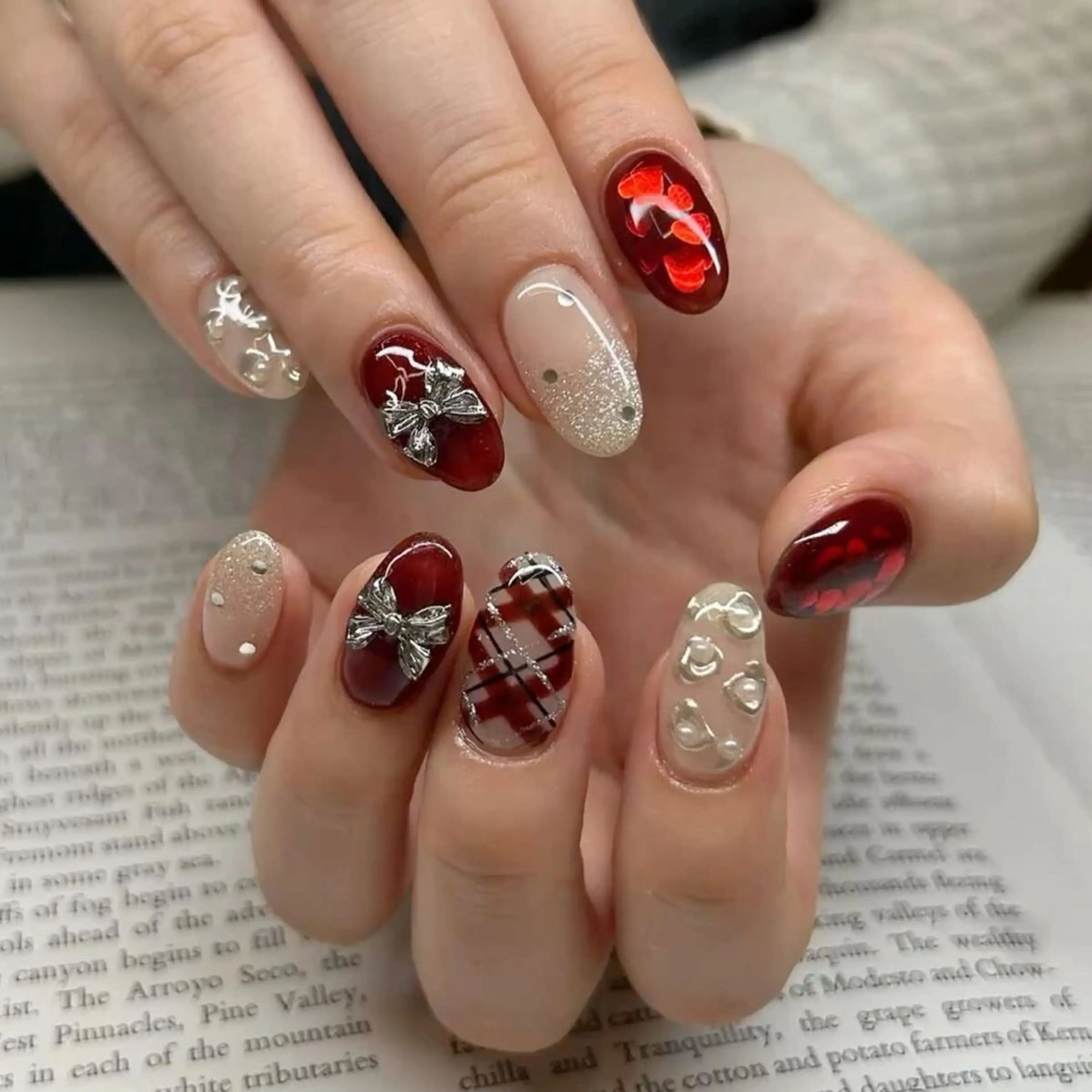 ネイル グラデーション ラメ(グリッター) マグネットネイル ミラーネイル ニュアンスネイル ハンドネイル Lumi de nails所属・Lumi de nailsのネイルデザイン