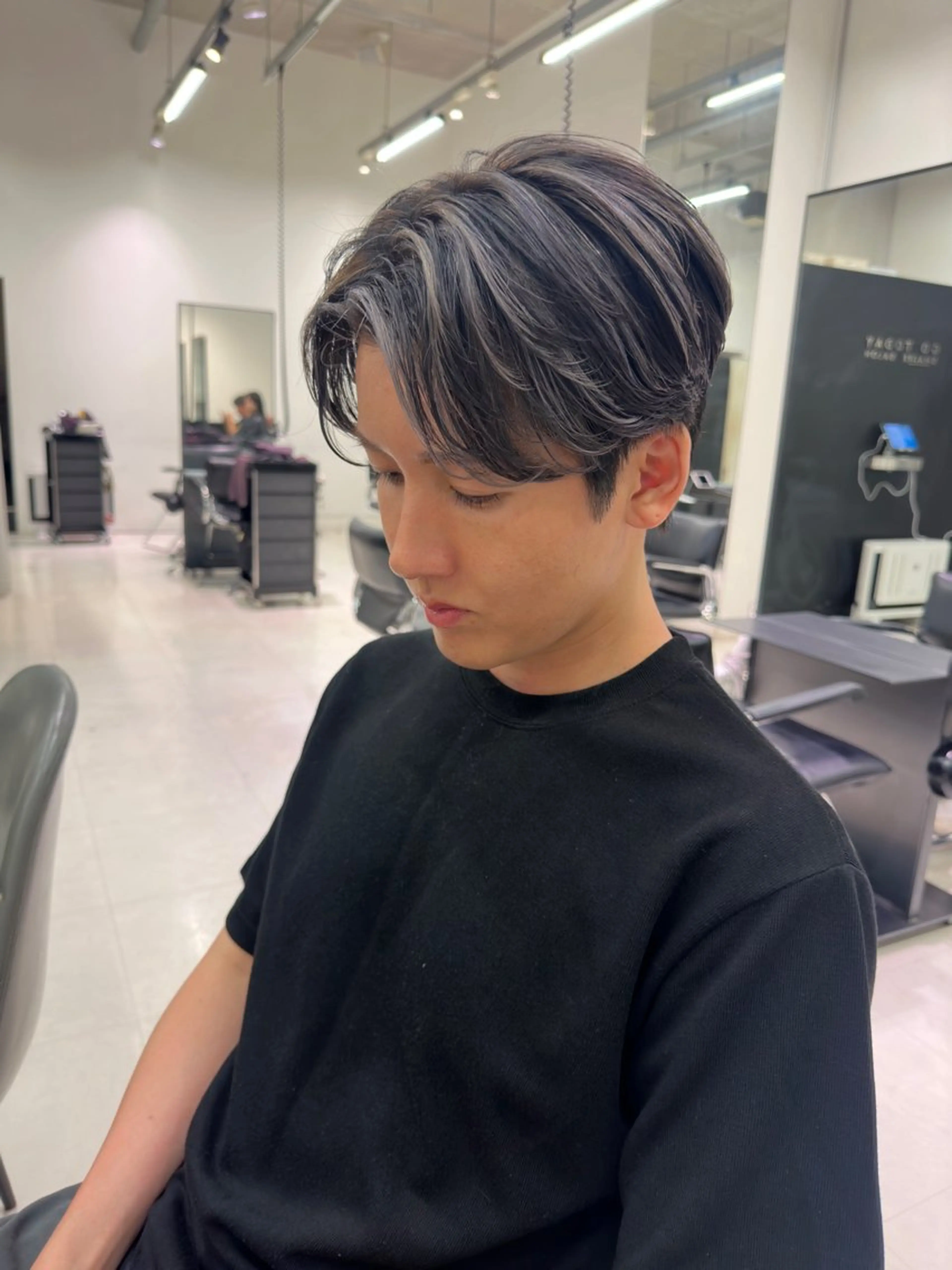 カラー メンズ メンズハイライト ハイライトカラー CUT LINE所属・ヘアドネーション/ ショート・ボブのヘアスタイル