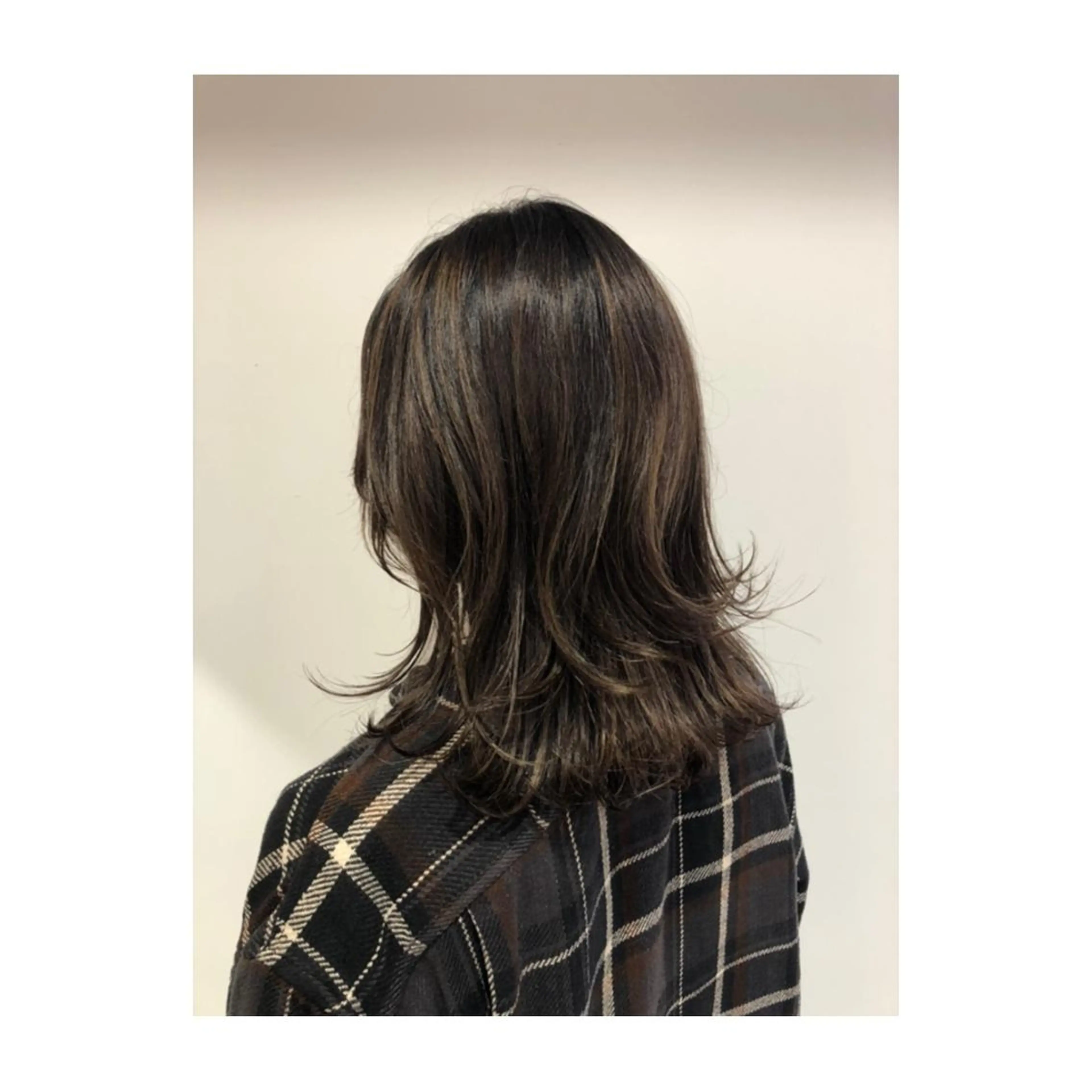 カラー ミディアム パーマ ミディアムパーマ ダブルカラー グラデーションカラー ハイライトカラー イルミナカラー CEINE PATHのヘアスタイル