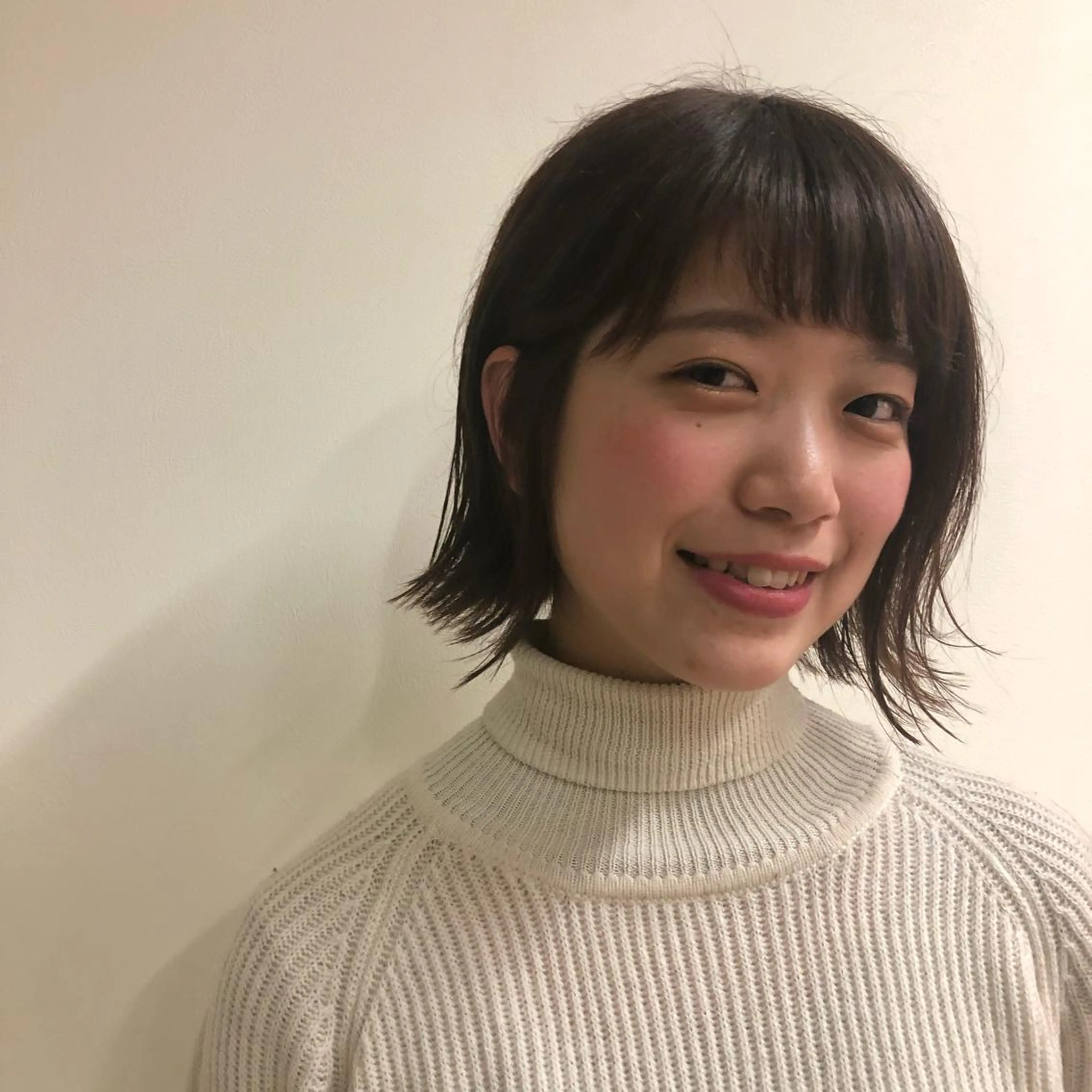 ミディアム 切りっぱなしボブ ボブ 外ハネヘア DEUCE　ヤマミヤ ヒロキ🌿のヘアスタイル