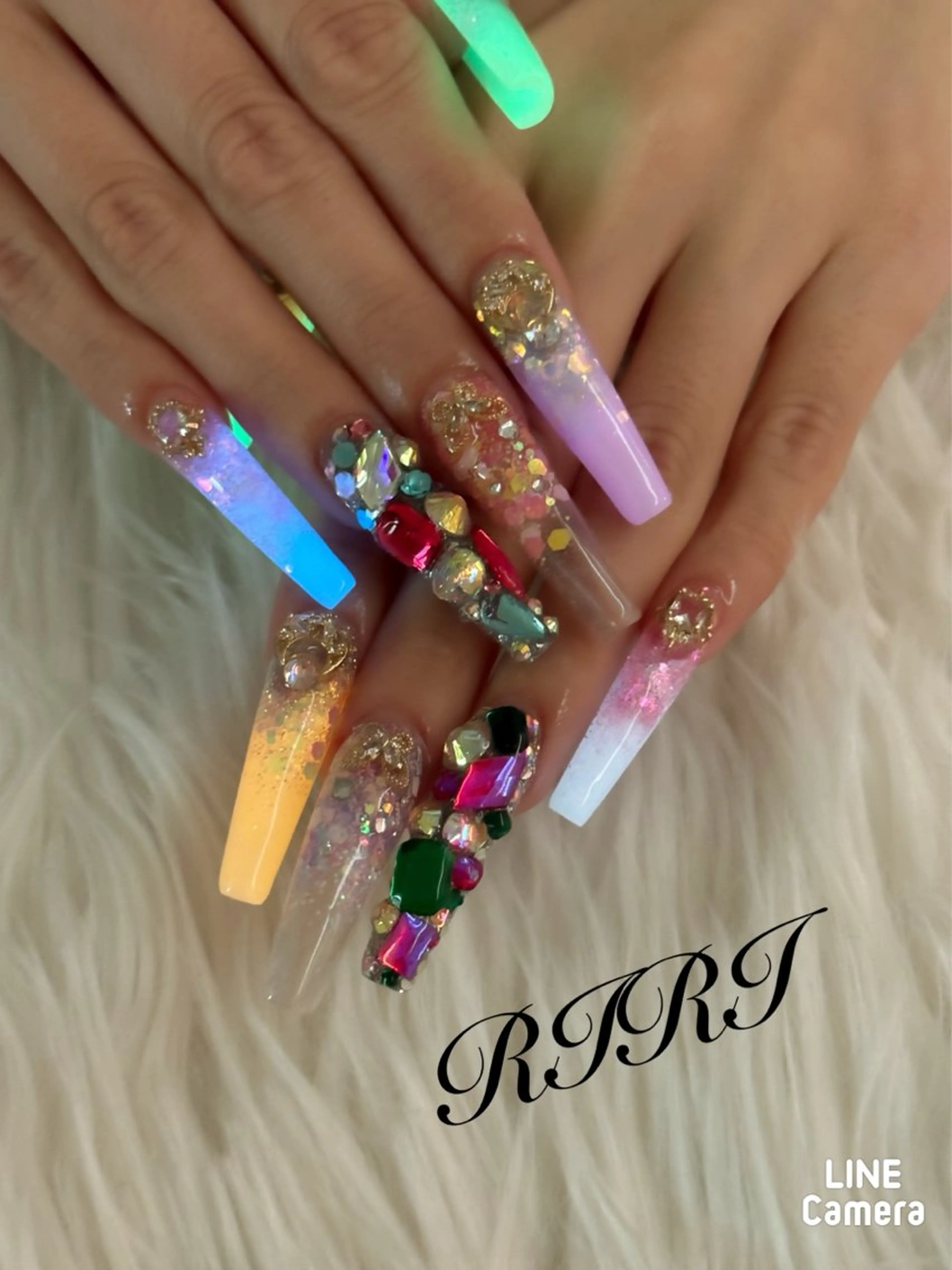 ネイル ジェルネイル ラメ(グリッター) ロングネイル スカルプネイル シンプルネイル ハンドネイル riri オーナーのネイルデザイン