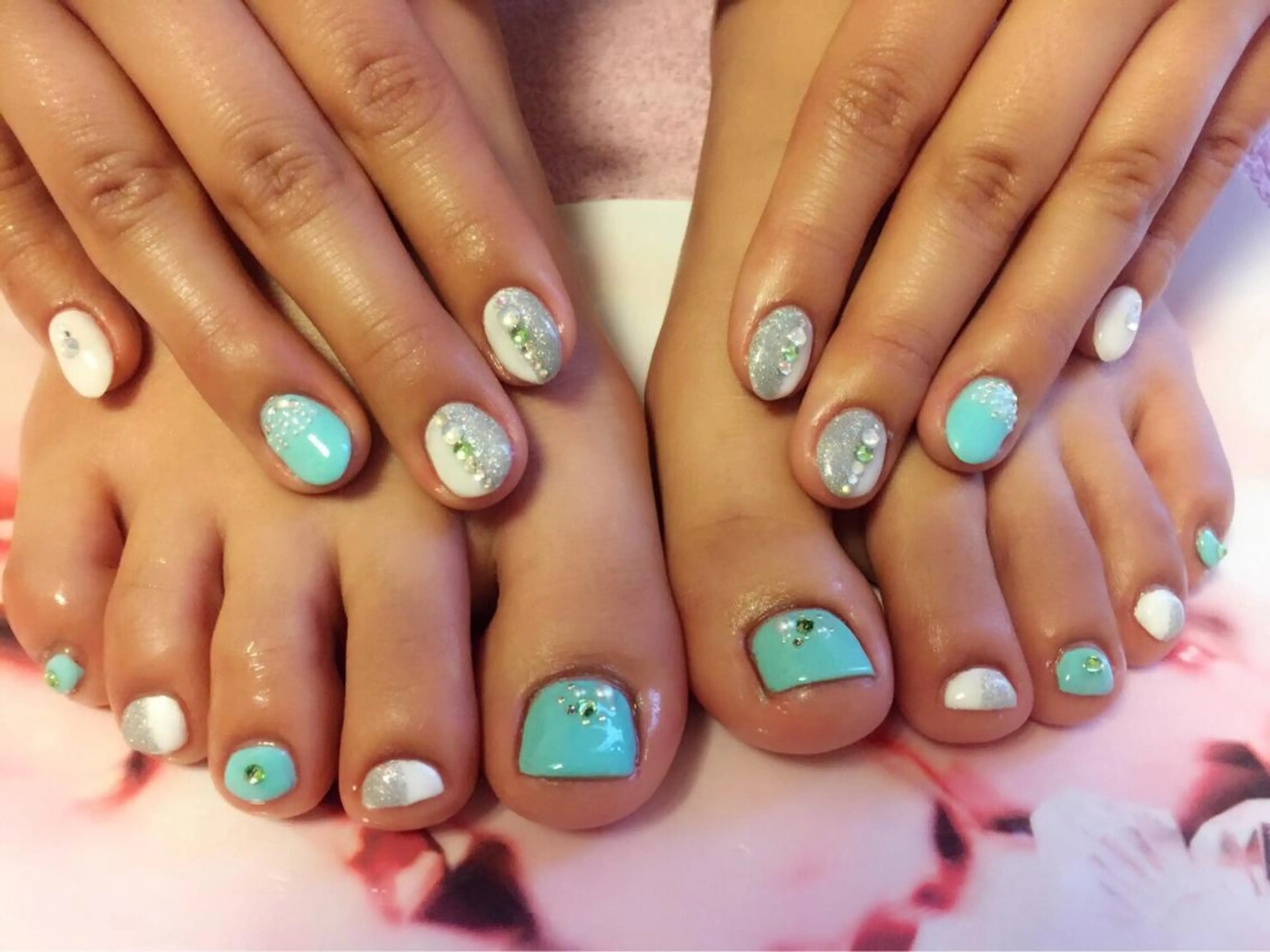 ネイル ブルー グリーン おそろいネイル a yakaのネイルデザイン