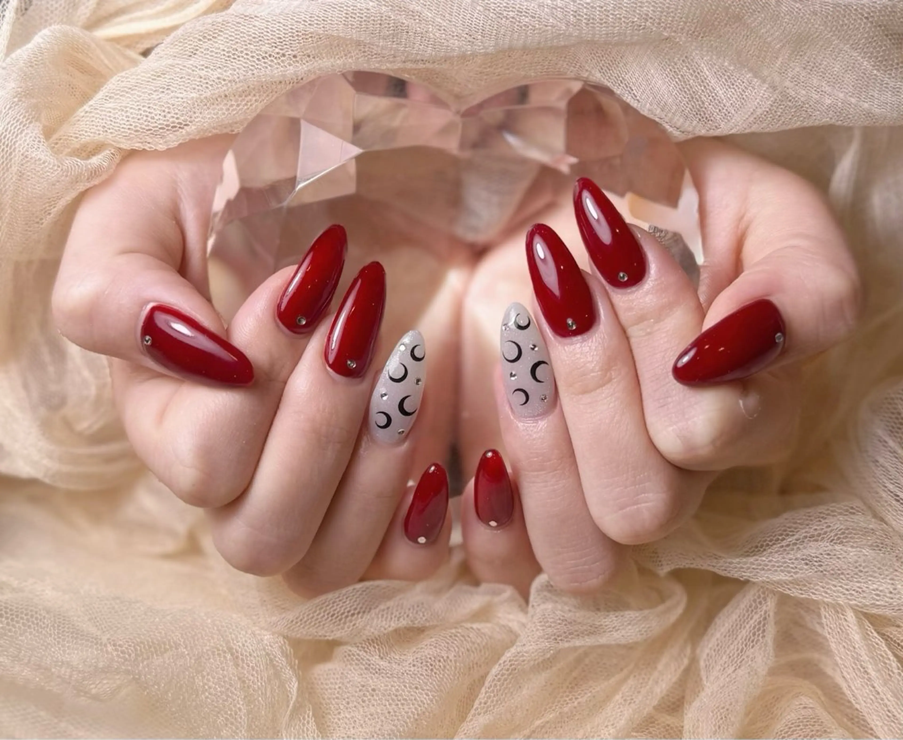 ネイル アートネイル ストーンネイル beautysalon amour所属・amour RIOのネイルデザイン