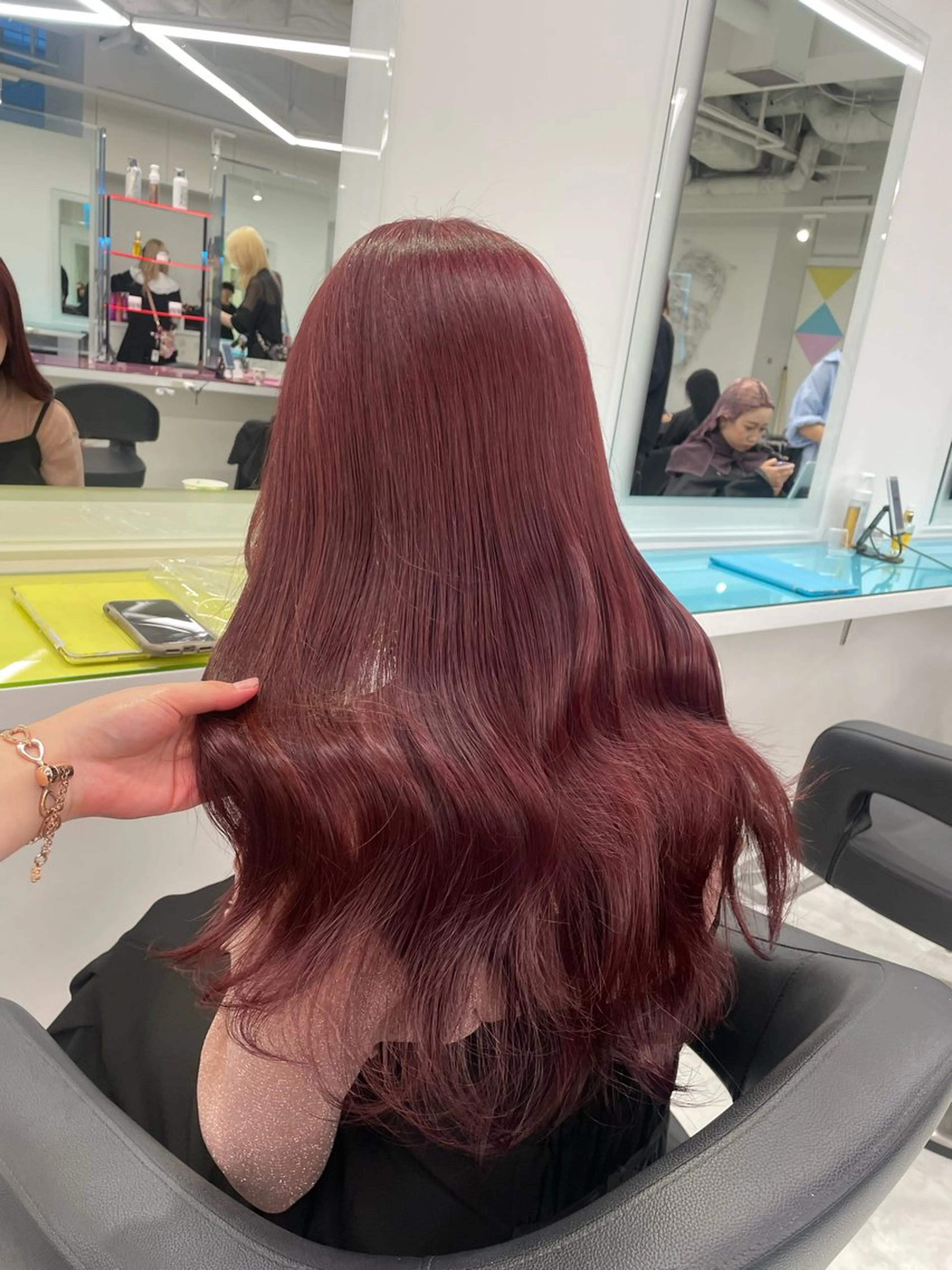 ロング カラー ヘアアレンジ キッズ ケアカラー ロング ヘアカラー 🩶学生指名No.1 レッド・ボルドー🩶のヘアスタイル