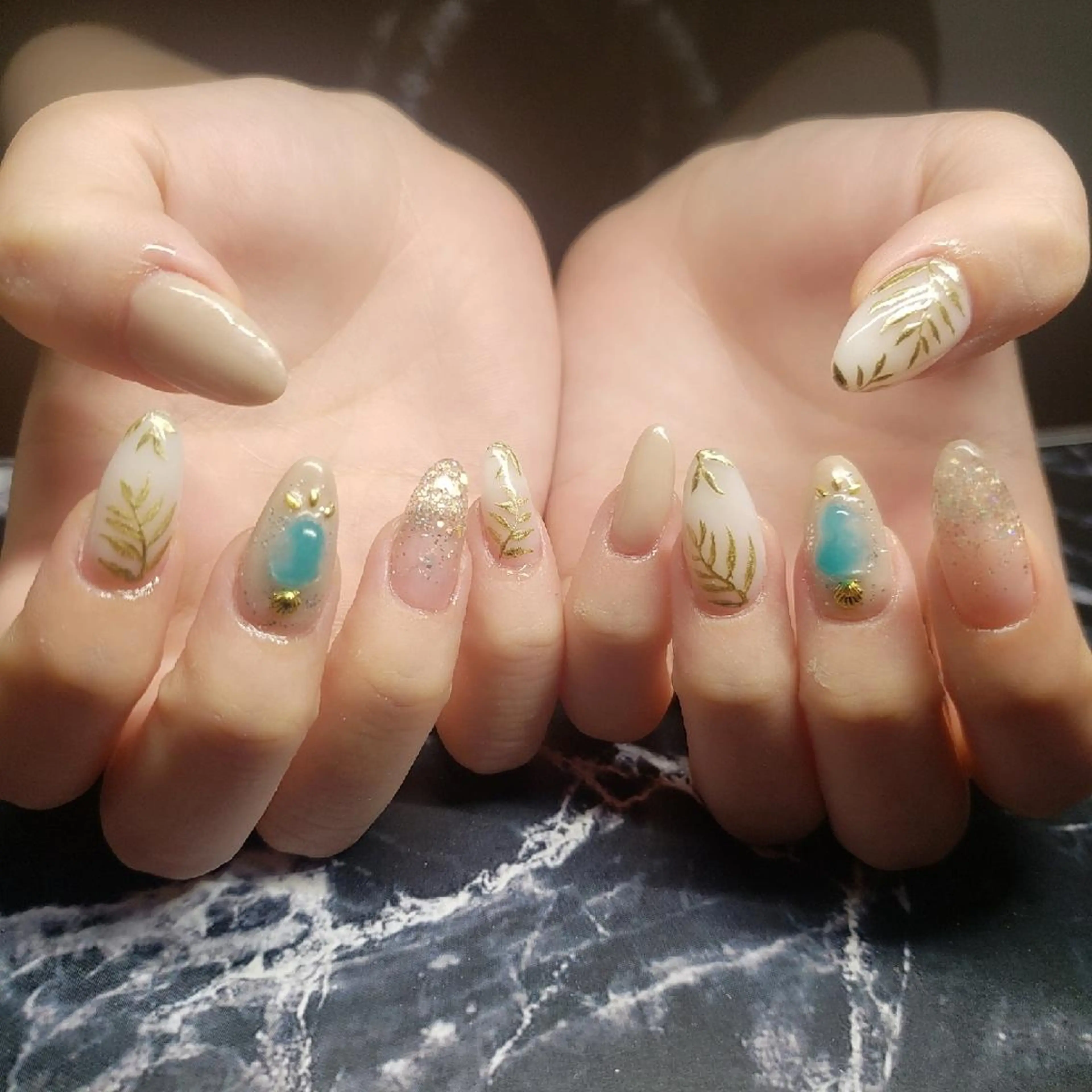 ミディアム ネイル ハンドネイル クロキ 。のネイルデザイン