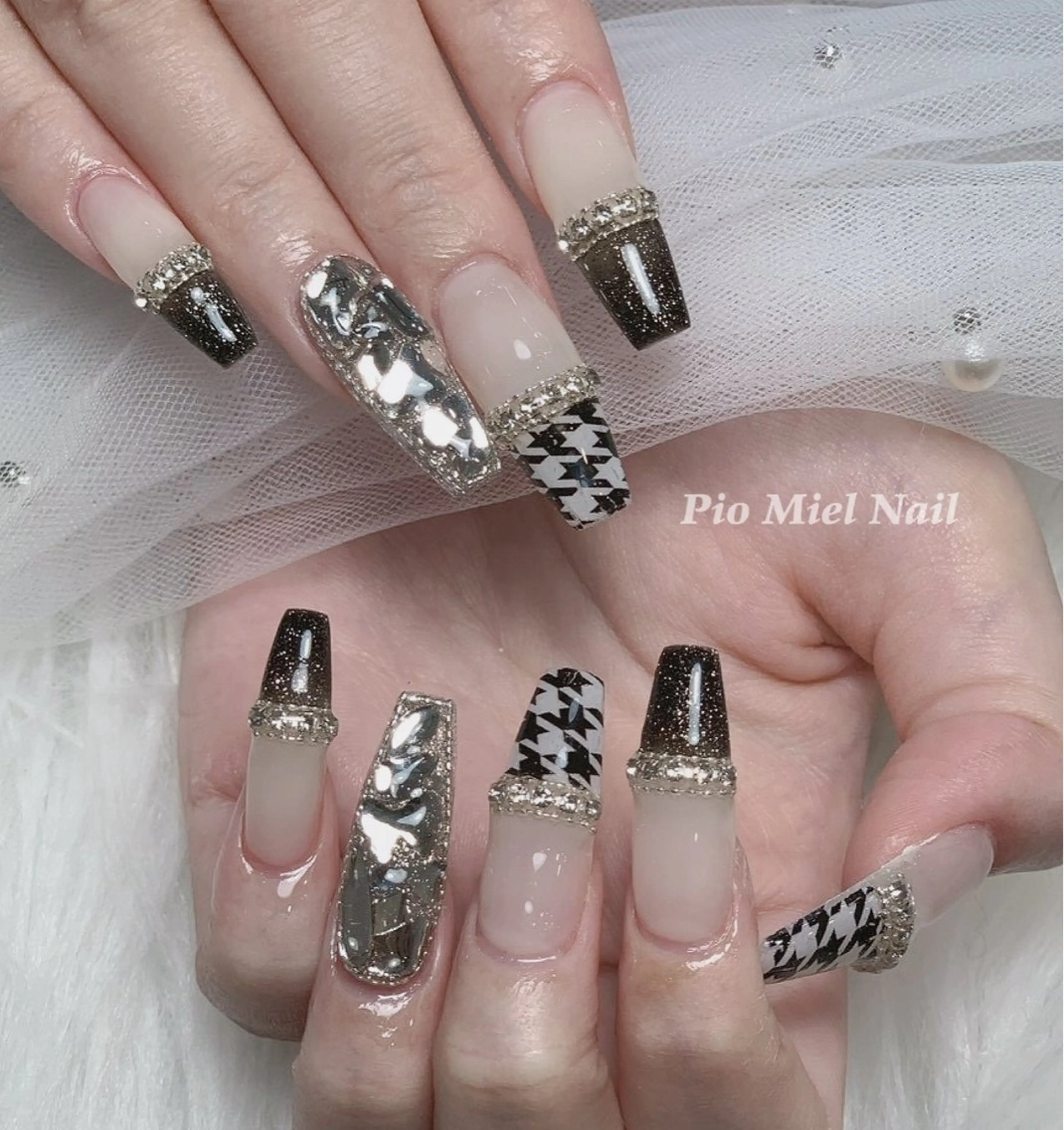 ネイル フレンチネイル 韓国ネイル マグネットネイル ニュアンスネイル オフィスネイル ハンドネイル Pio Mielのネイルデザイン