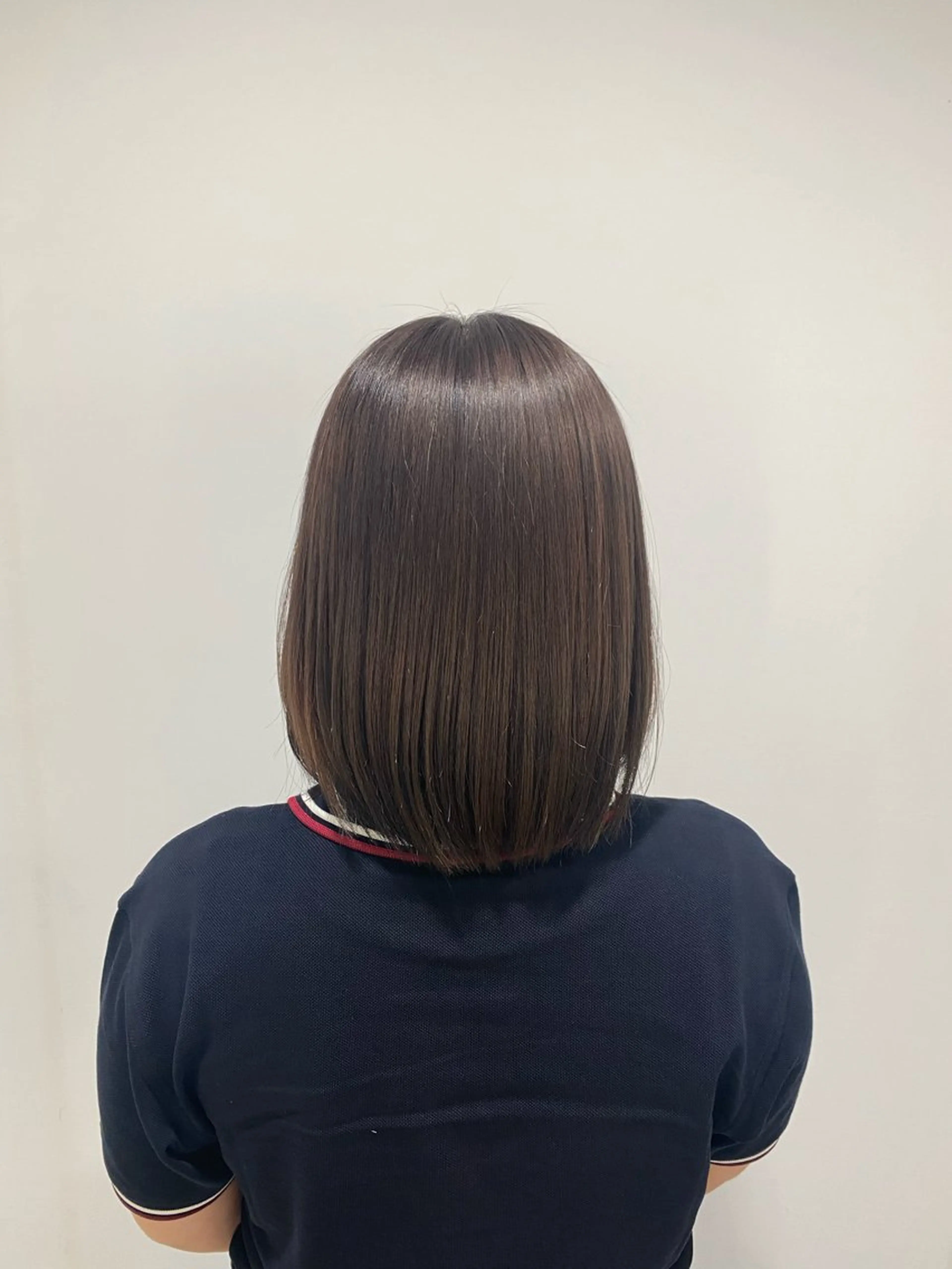 ミディアム カラー mei / 艶カラー ミディアム レイヤーのヘアスタイル