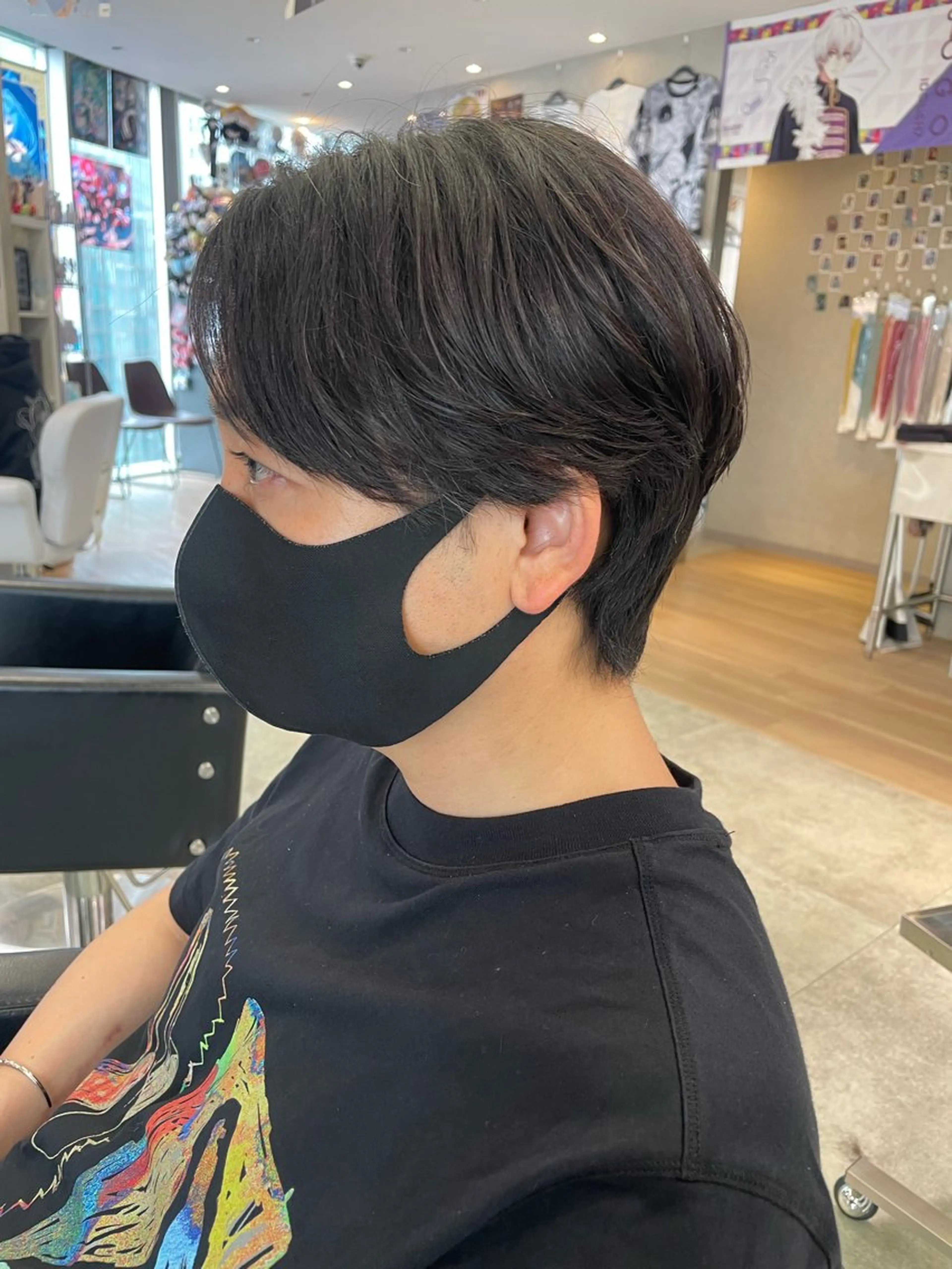 ショート ショートヘア カット 🍭ハイトーン/ デザインカラー🦄のヘアスタイル