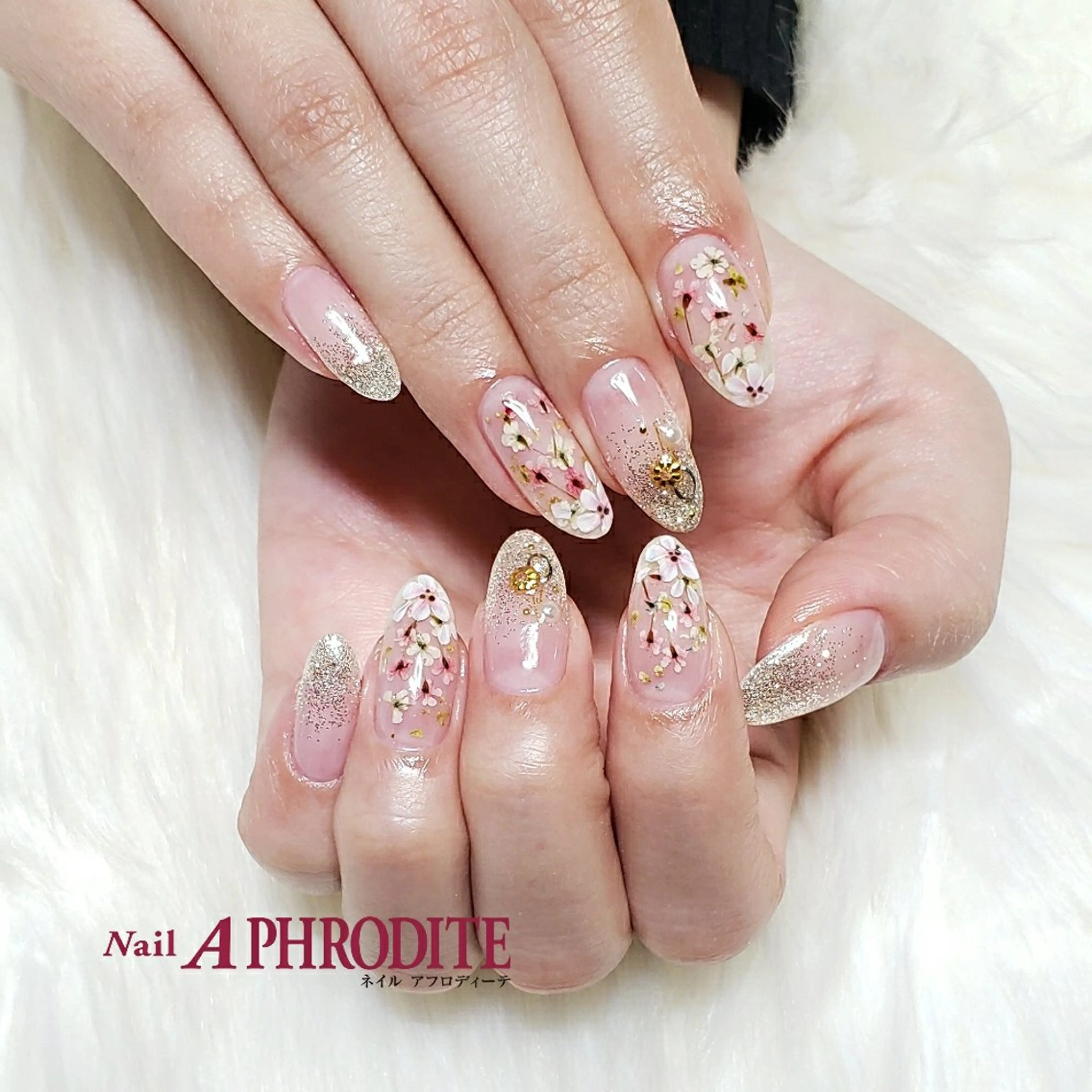 ネイル ジェルネイル ニュアンスネイル ソフトジェル ハンドネイル Nail  Aphroditeのネイルデザイン