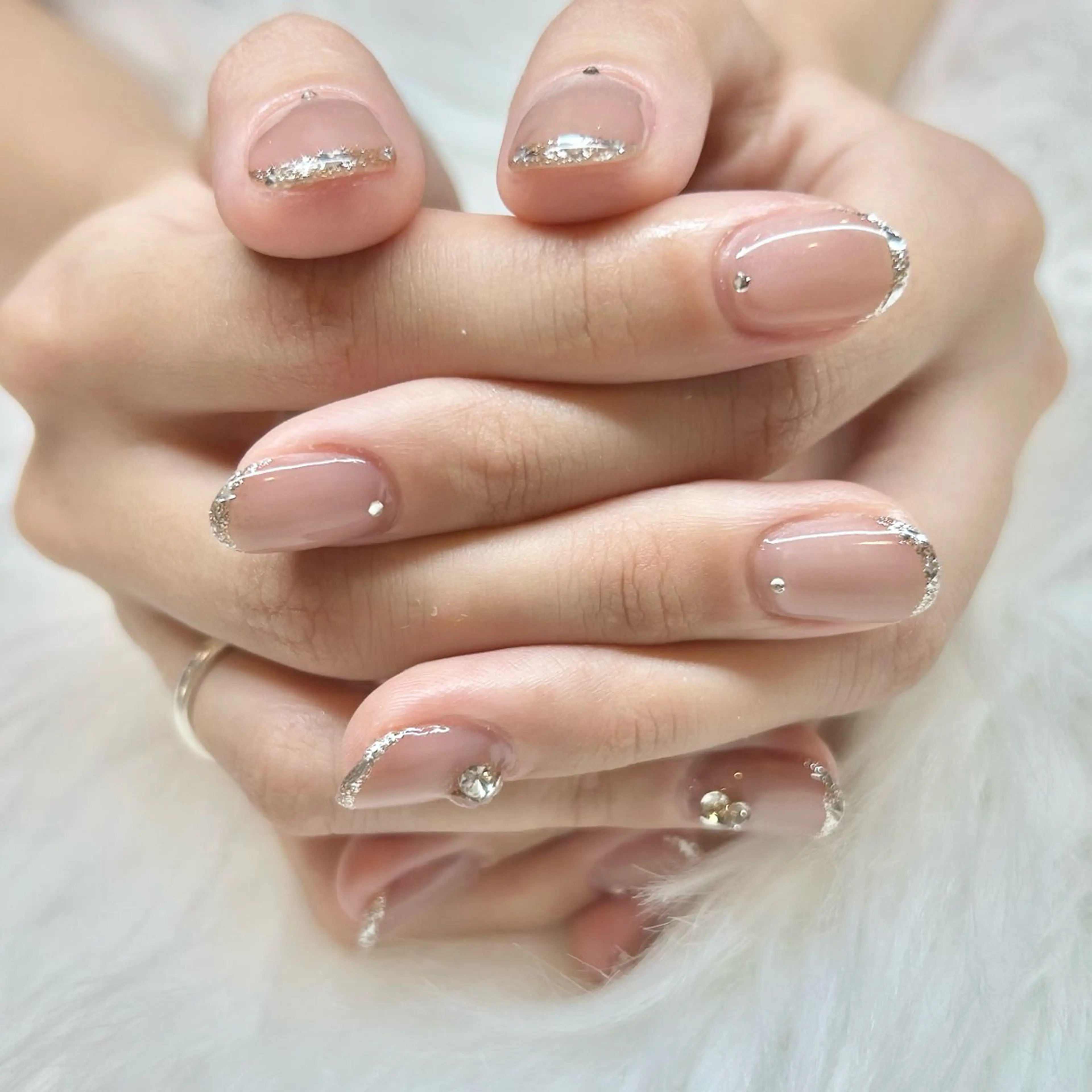 ネイル フレンチネイル ガラスフレンチ ショートネイル Lumo所属・yuri .のネイルデザイン