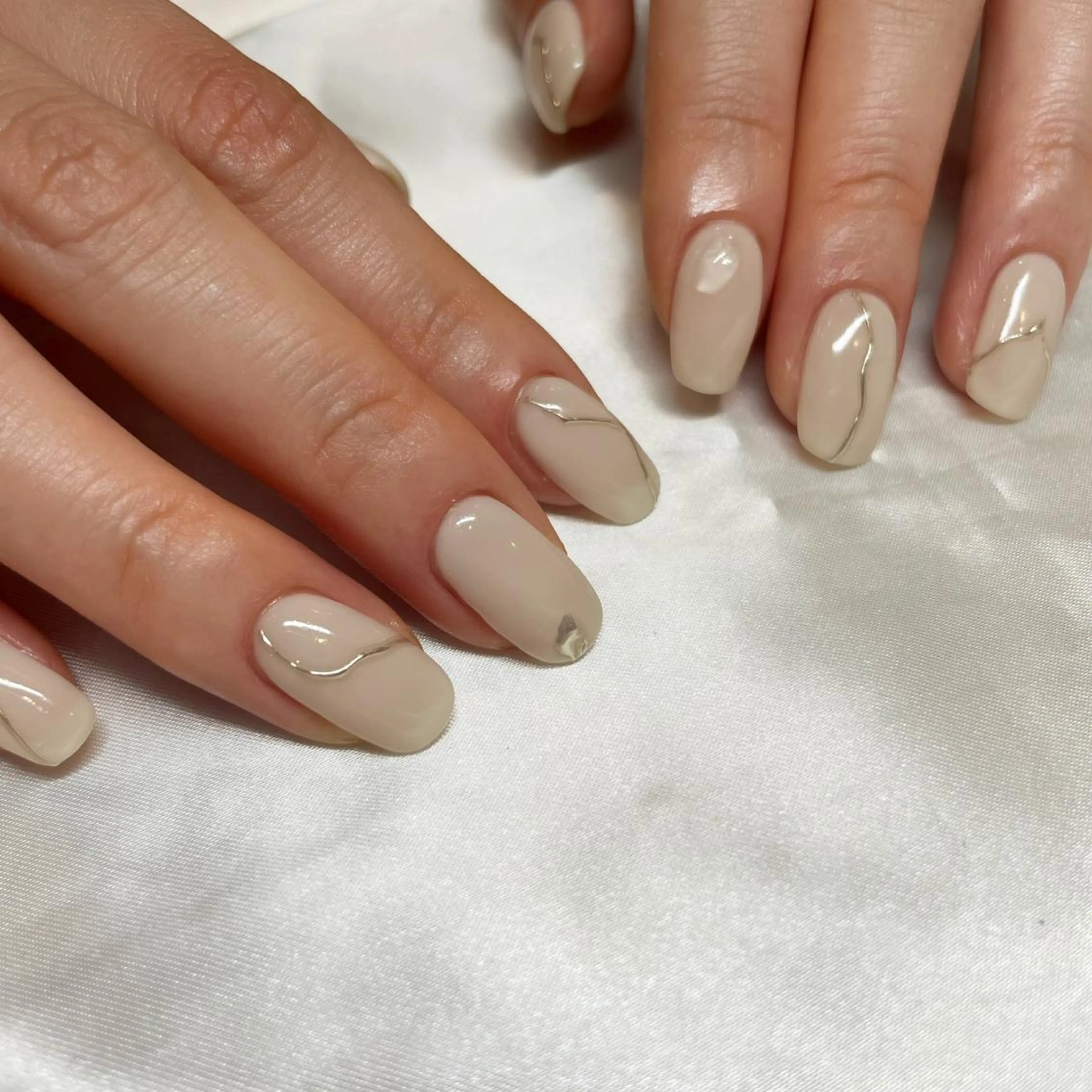 セミロング ネイル ニュアンスネイル ブライダルネイル 金子 彩海のネイルデザイン