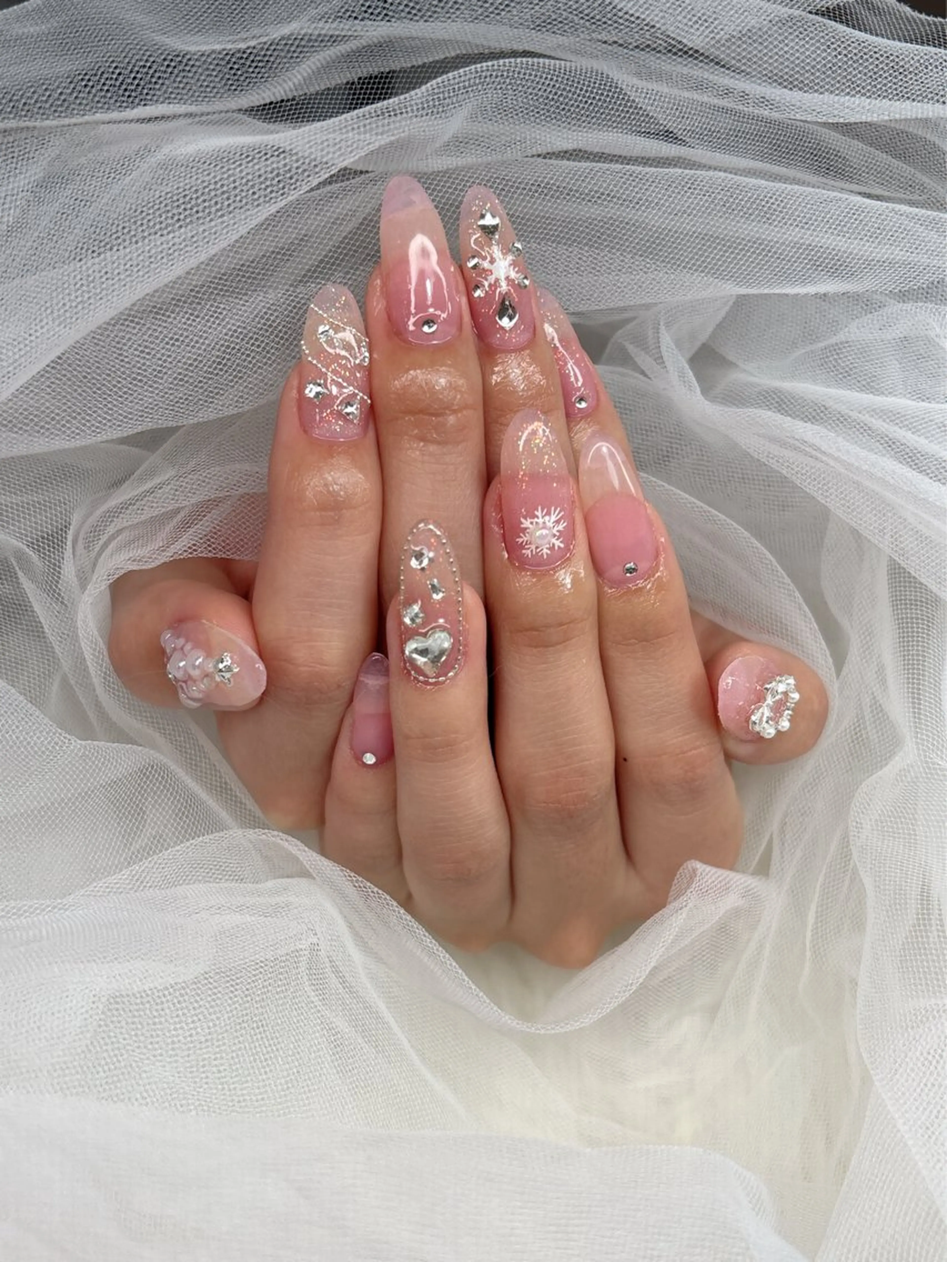 ネイル 冬ネイル muni所属・鶴橋♡̴⟡.˚ネイル kpop.ワンホンのネイルデザイン