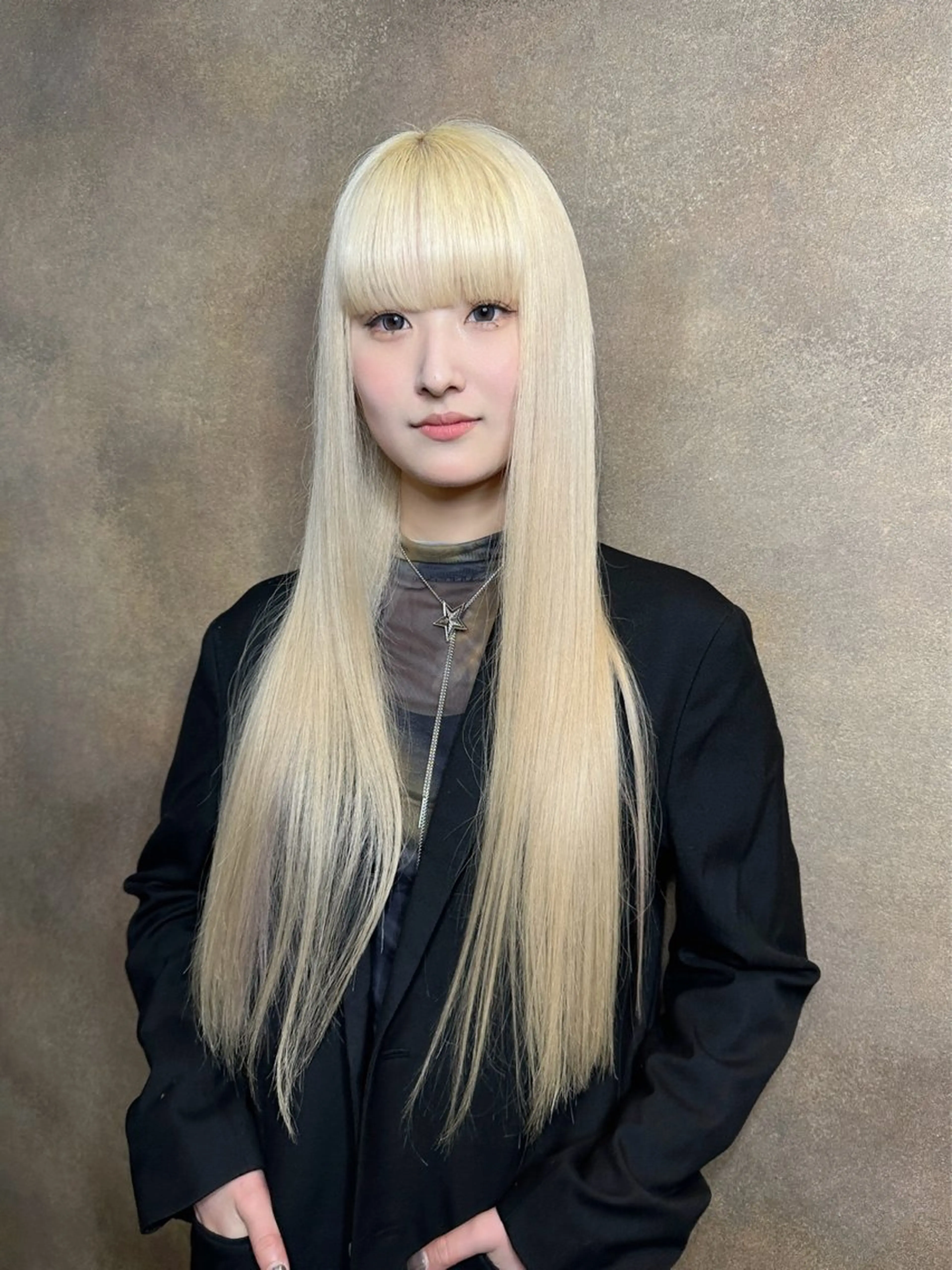 ロング カラー ハイトーンカラー ロング FBeauty 青山店所属・パーマ特化美容師 表参道のヘアスタイル