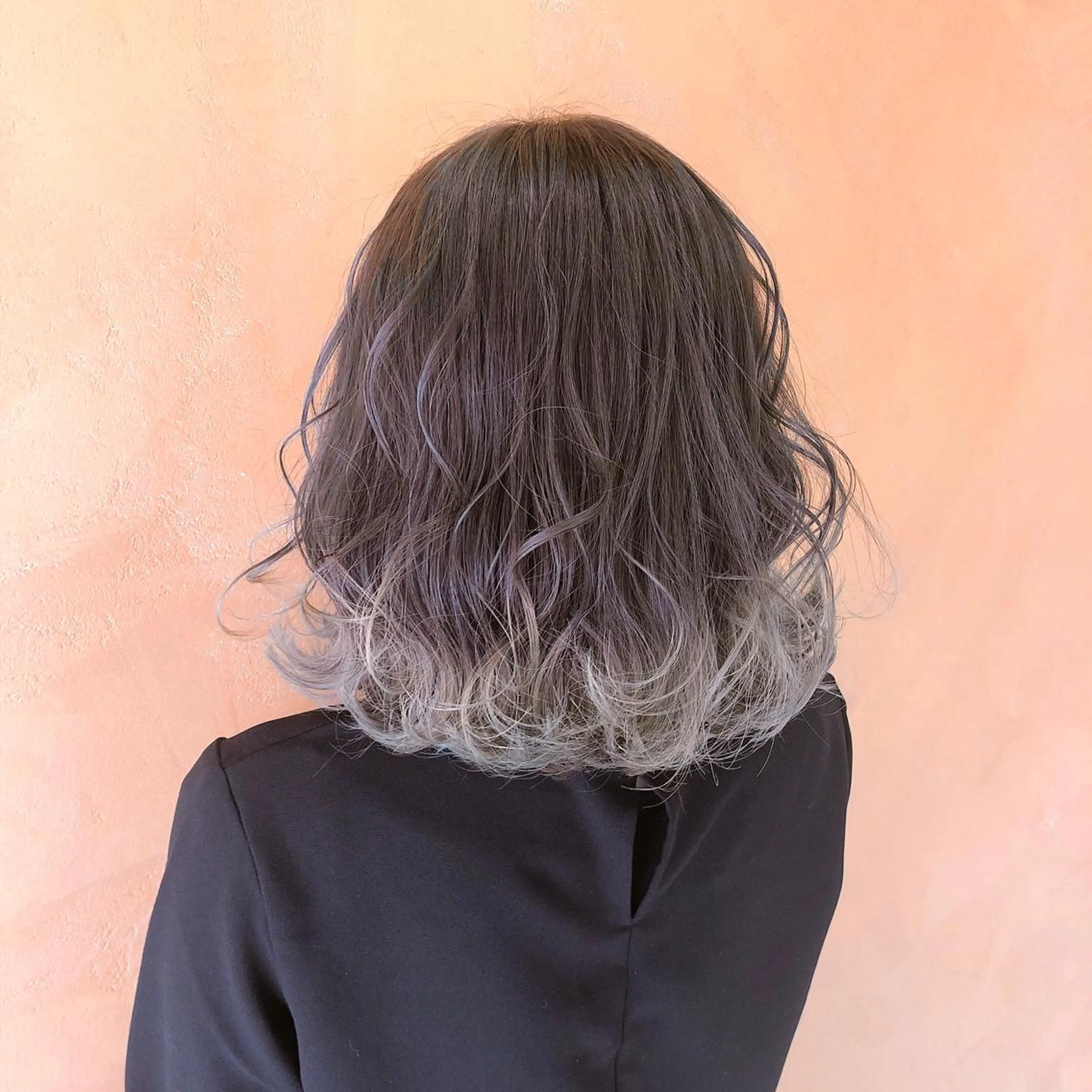 ミディアム カラー 西 めぐみのヘアスタイル