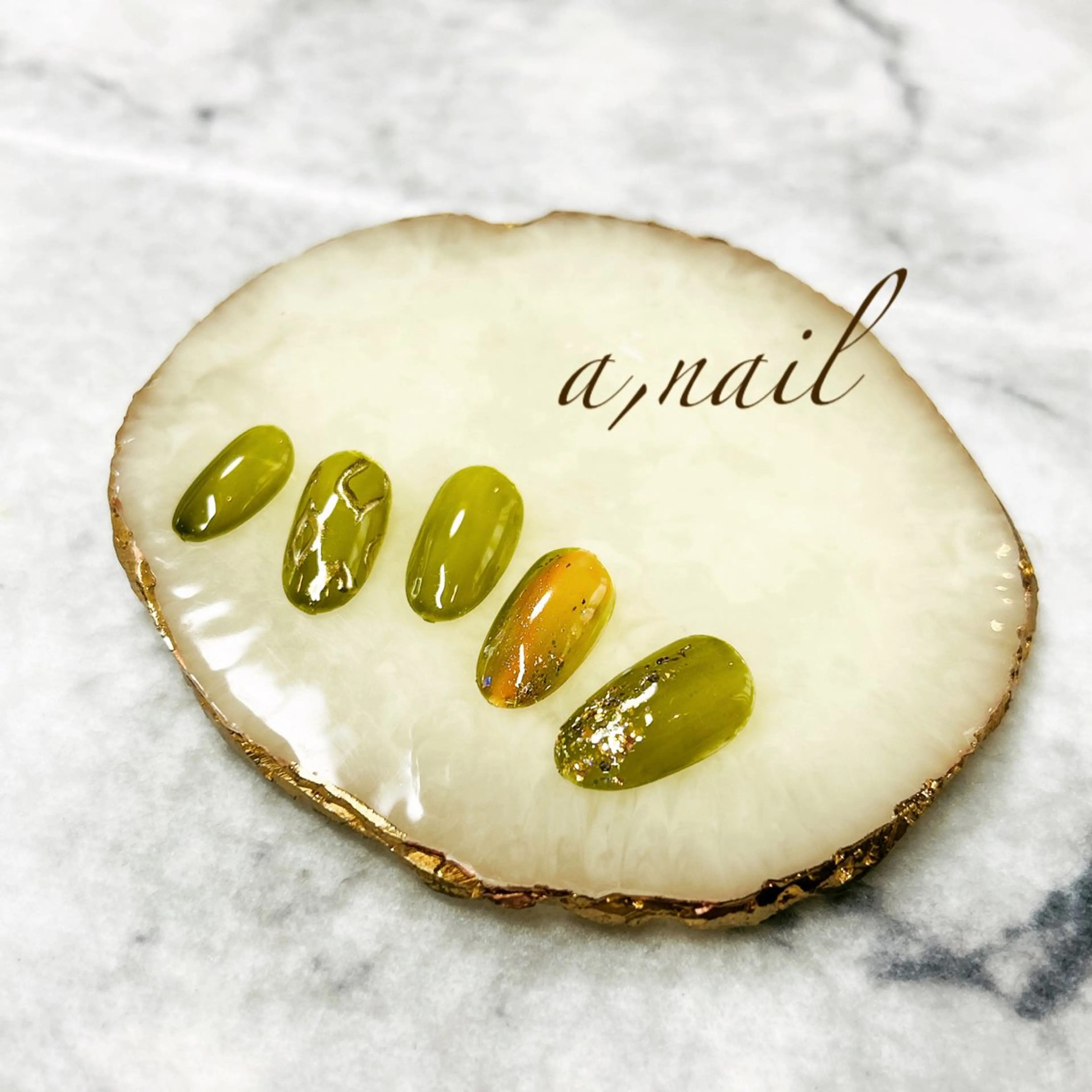 ネイル アニマル柄 フットネイル ジェルネイル グラデーション キラキラネイル ネイルサロン エーネイルのネイルデザイン