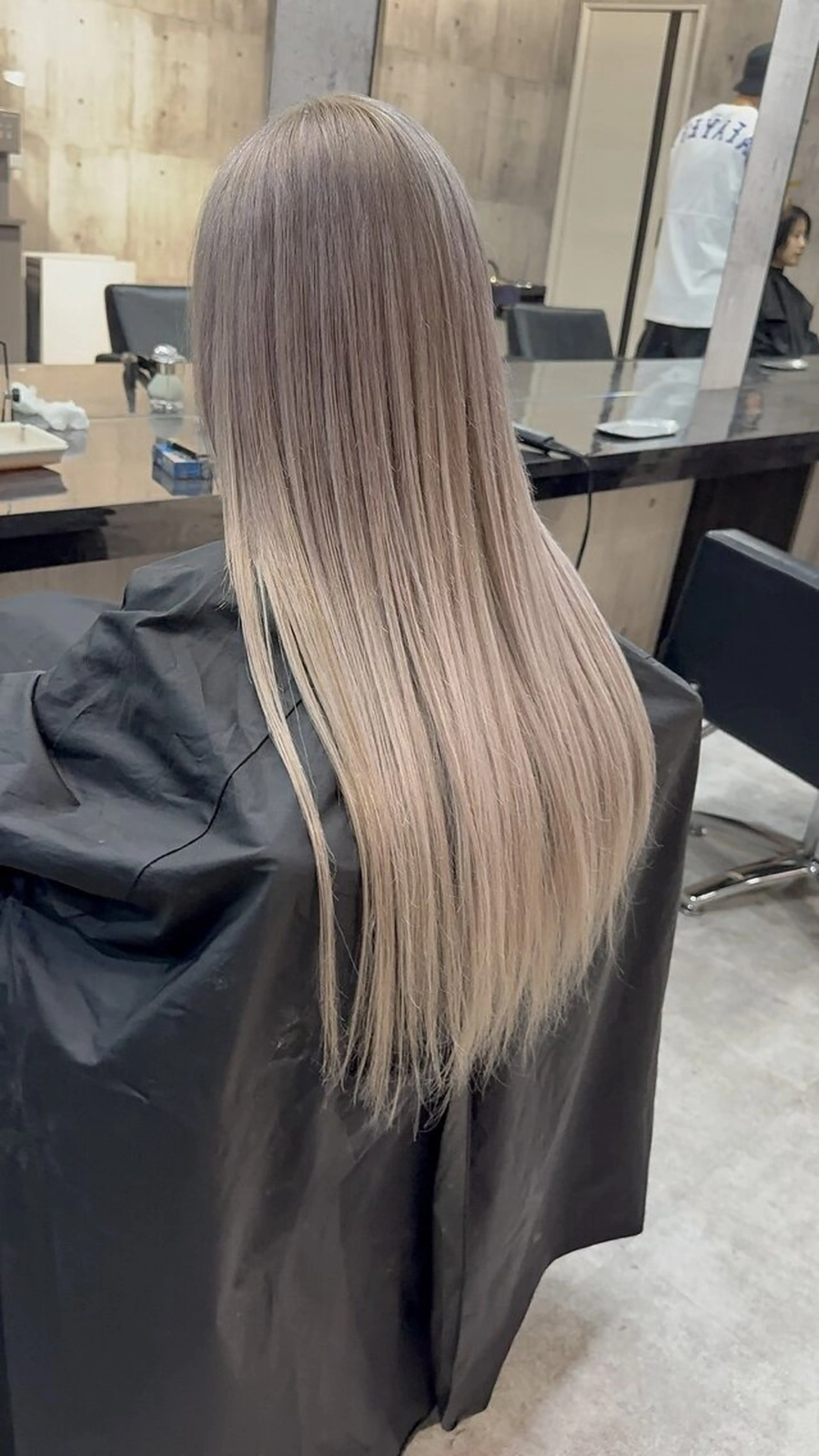 セミロング ヘアカラー Maison所属・Maison ハイトーン髪質改善のヘアスタイル