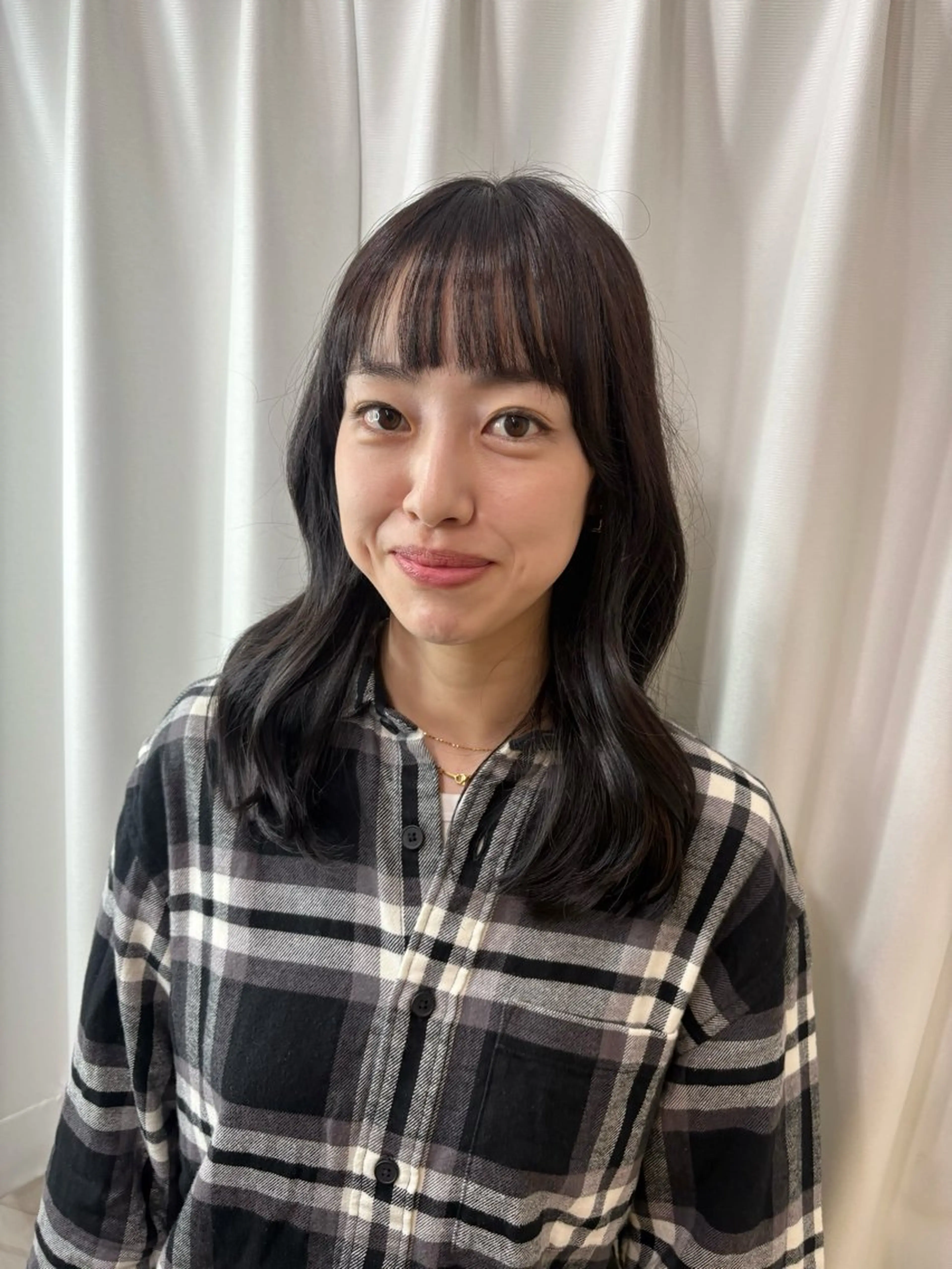 ミディアム カラー グレージュ ハイライトカラー ハイライト カット ヘアカラー 透明感/韓国風 HIRARIのヘアスタイル