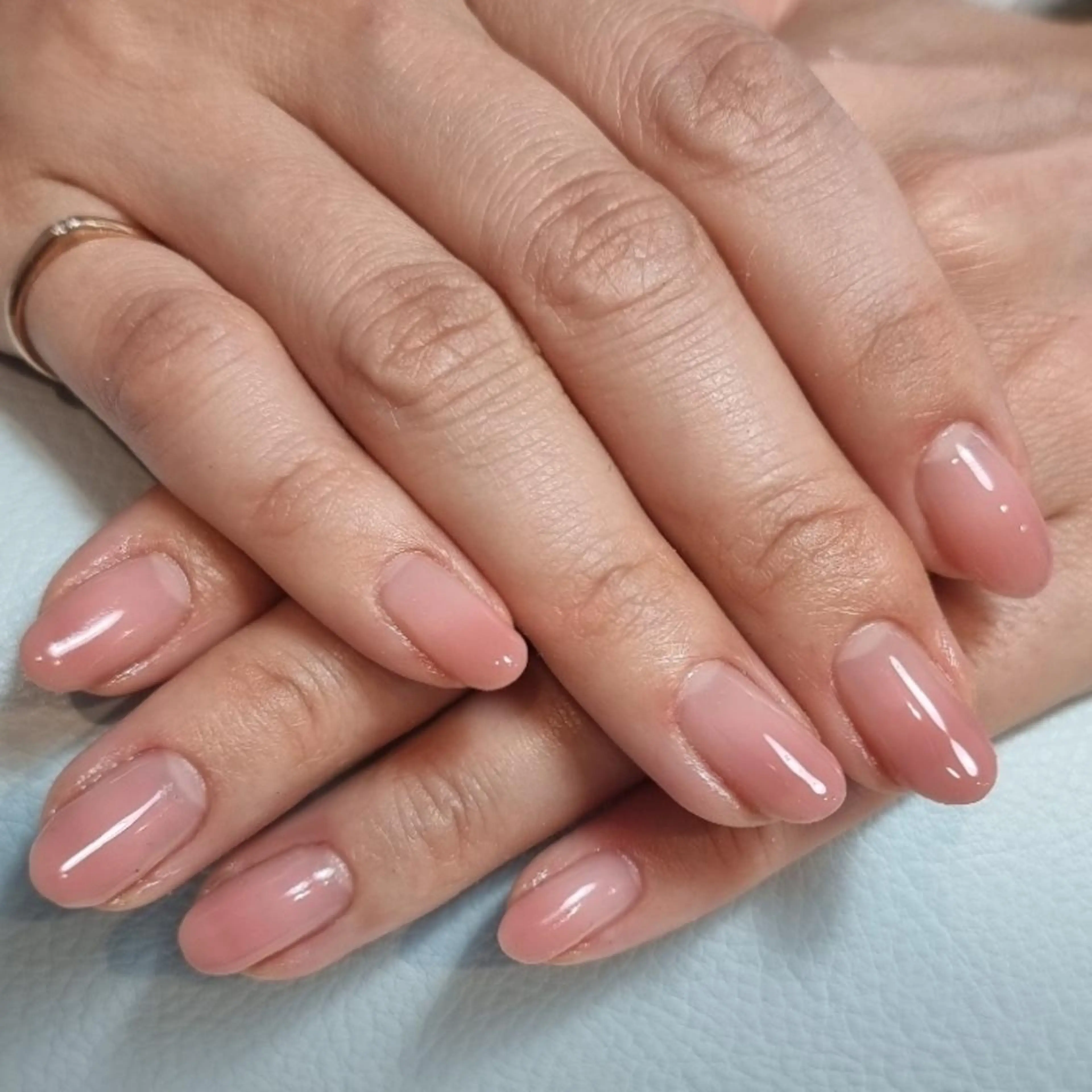 ネイル グラデーション Tsuki.所属・Nailsalon Tsuki.のネイルデザイン