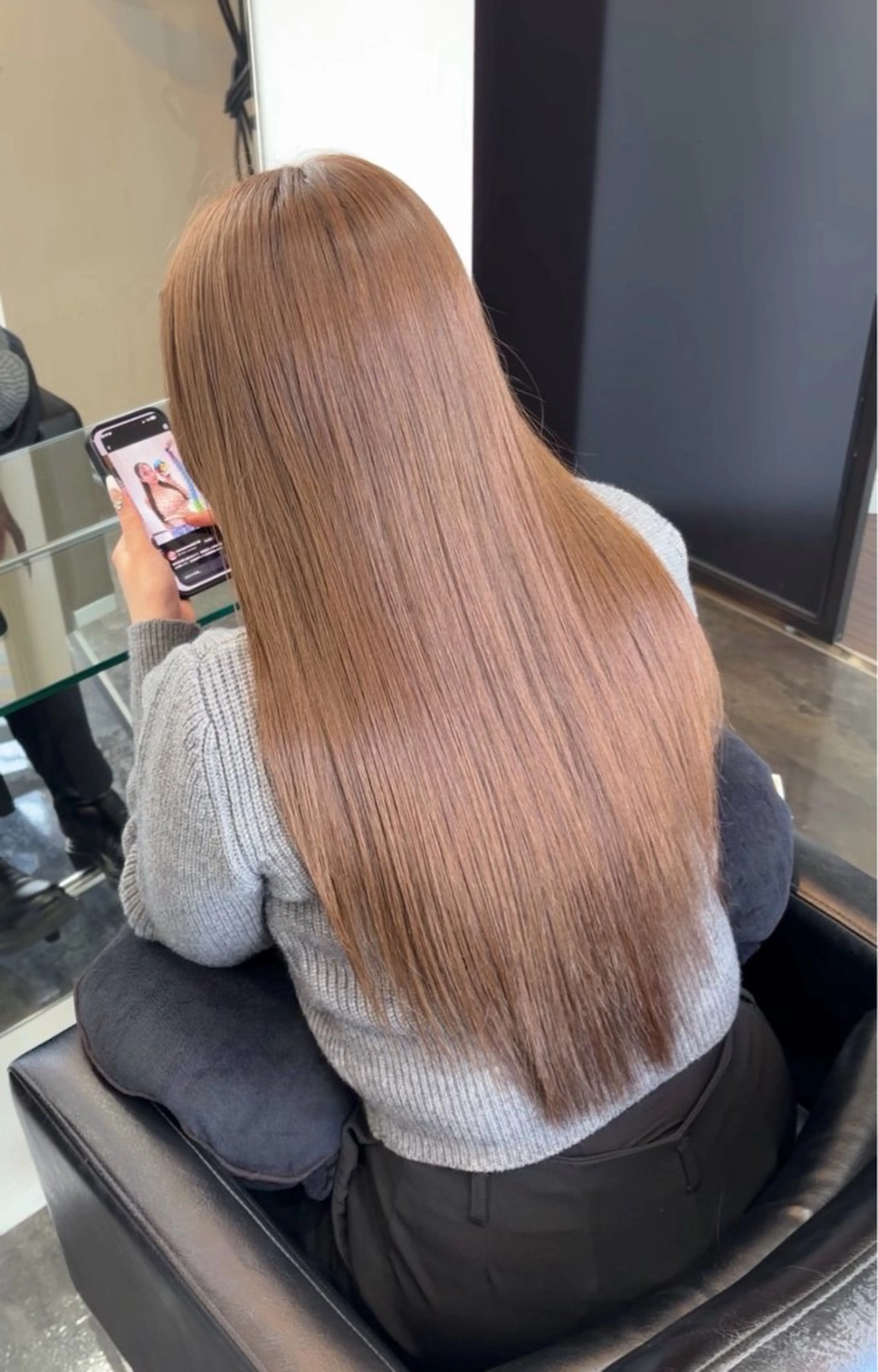 ロング カラー アッシュ アッシュグレー アッシュグレージュ ベージュカラー ブリーチ BIGOUDI  salon所属・《ブリーチなし》 ベージュ/あゆむのヘアスタイル