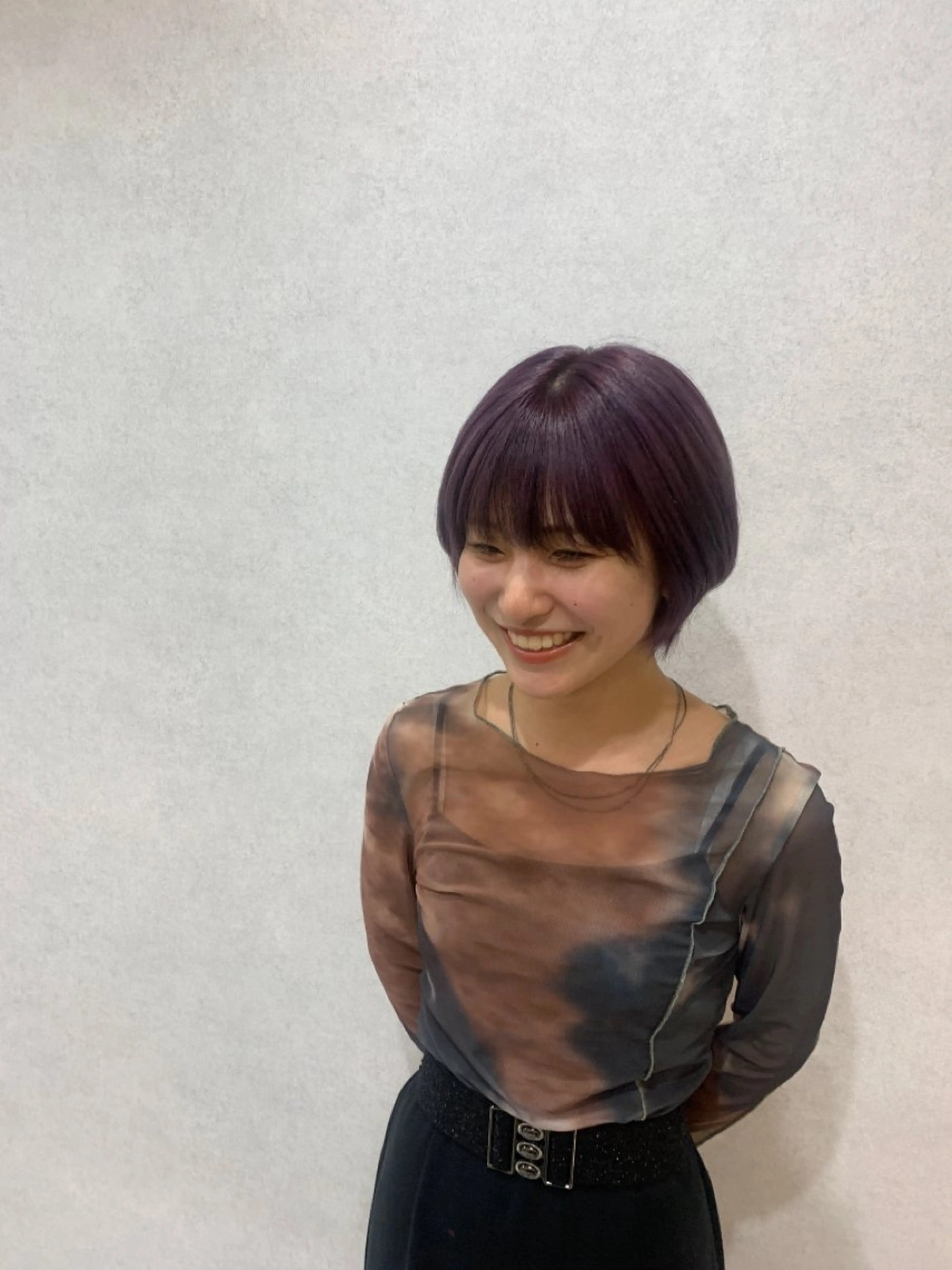 ショート パープルカラー レイヤーカット 西宮北口/みなみのヘアスタイル