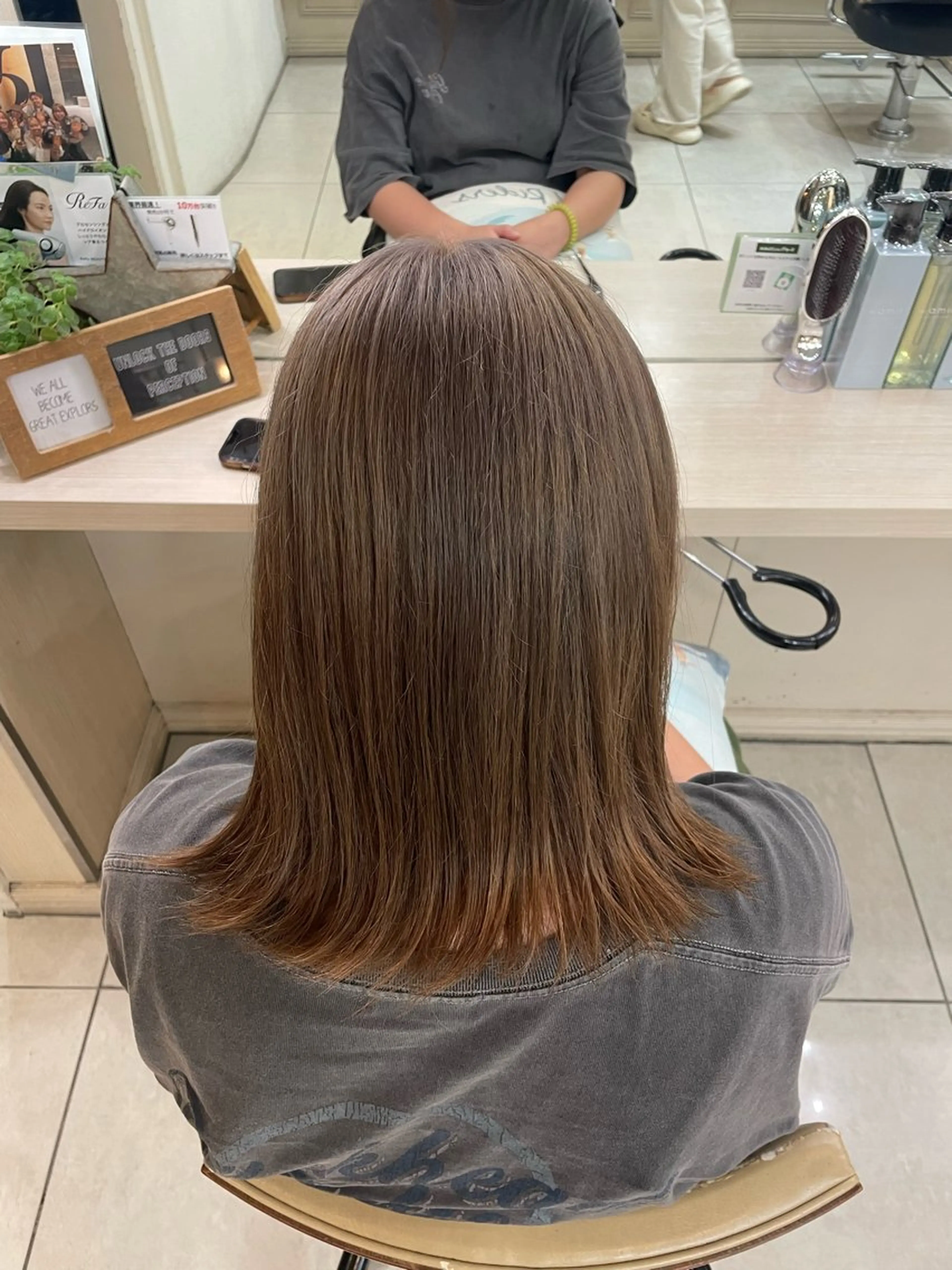 ミディアム カラー ブリーチ トリートメント 横浜パーマ🌐 暖色カラー🍒もえかのヘアスタイル