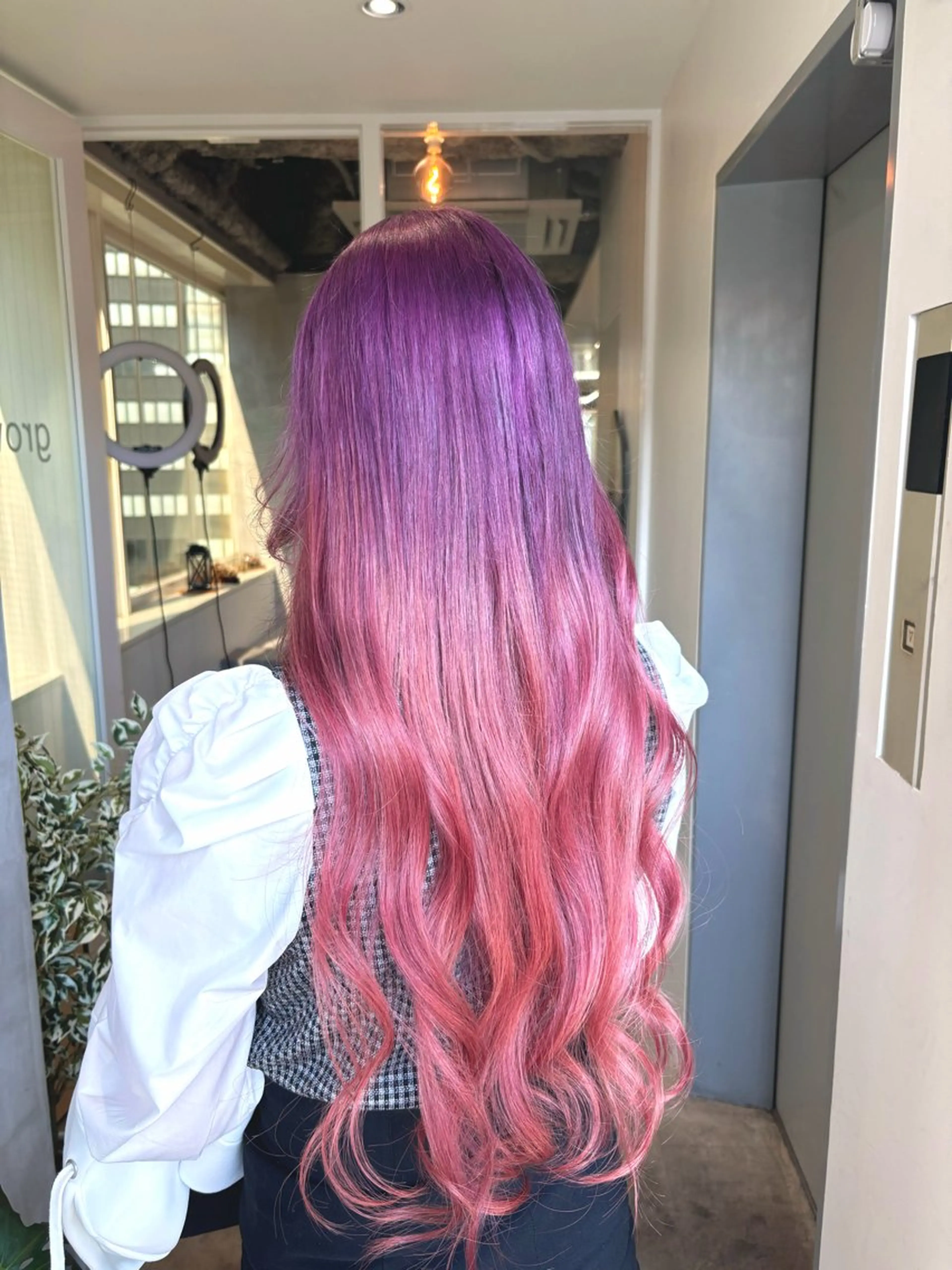 ロング ヘアカラー るかハイトーンピンク カラー/プルエクステのヘアスタイル