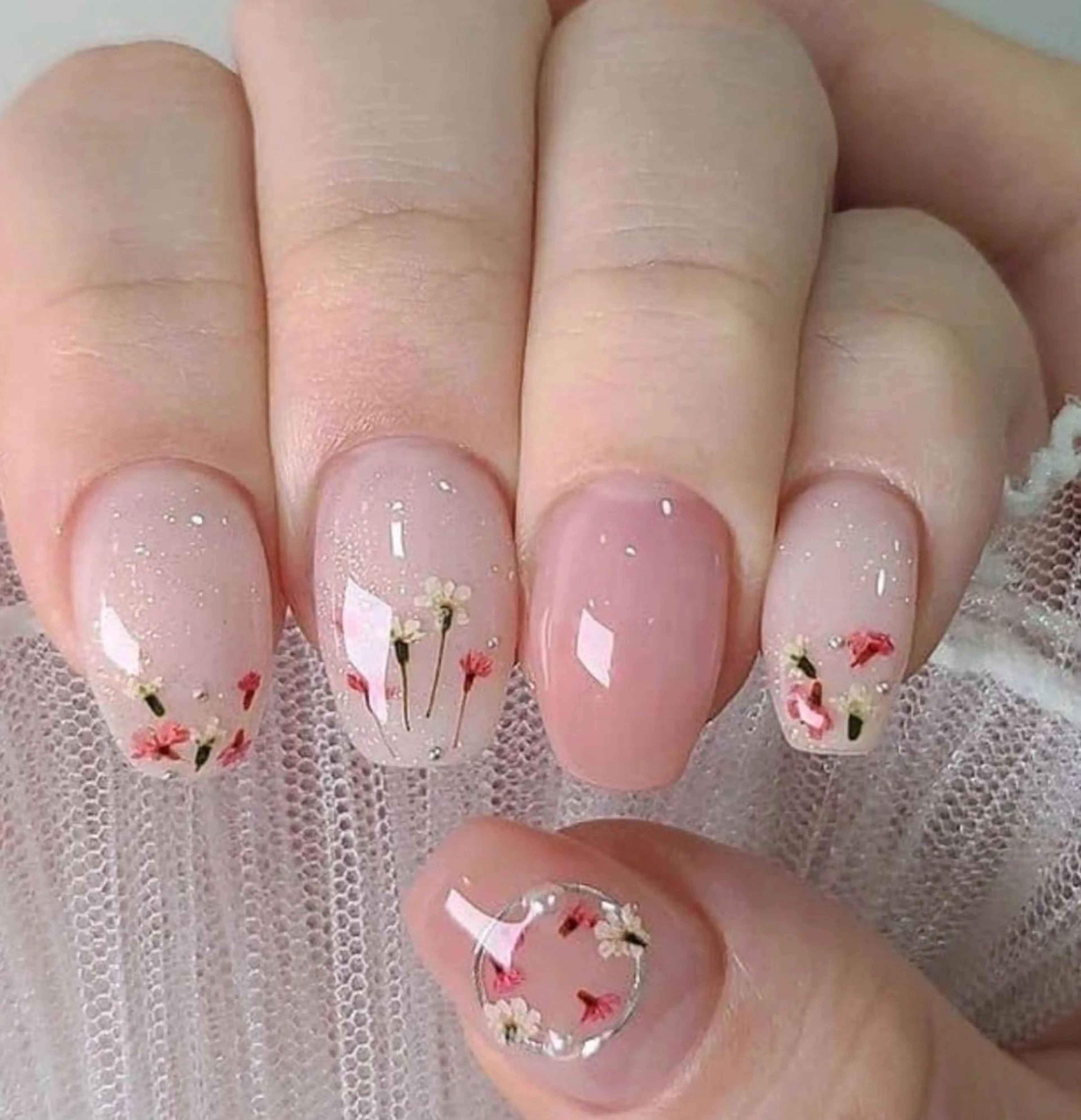 ネイル 長さ出し キラキラネイル 韓国ネイル 持ち込み ワンホンネイル 「Honey NAIL新宿店」所属・Honey スカルプ専門店のネイルデザイン