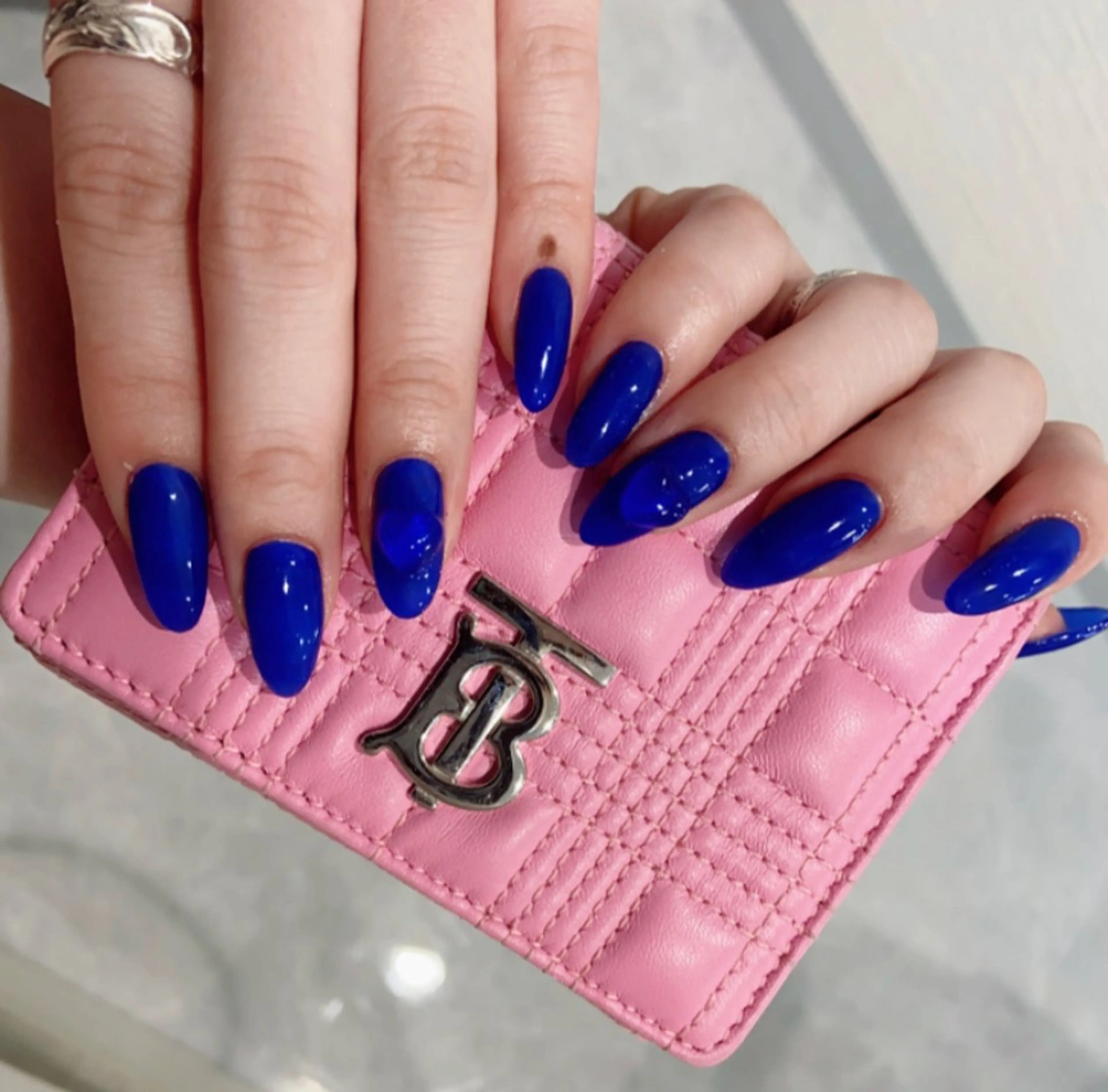 ネイル *RAIMU* HOLOGRAMのネイルデザイン