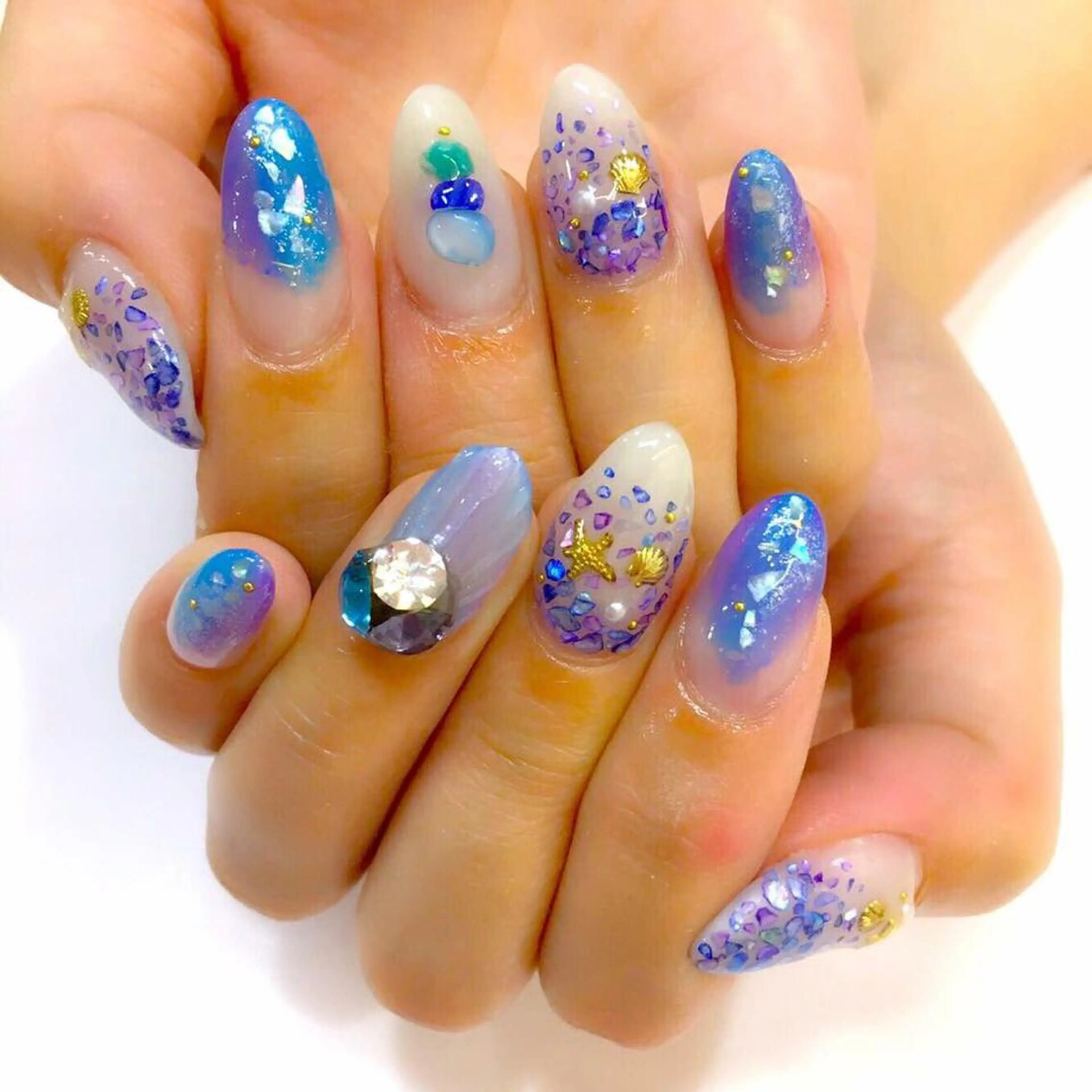 ミディアム カラー パーマ ヘアアレンジ メンズ キッズ ネイル マツエク・マツパ NAILSGOGO shibuyaのネイルデザイン