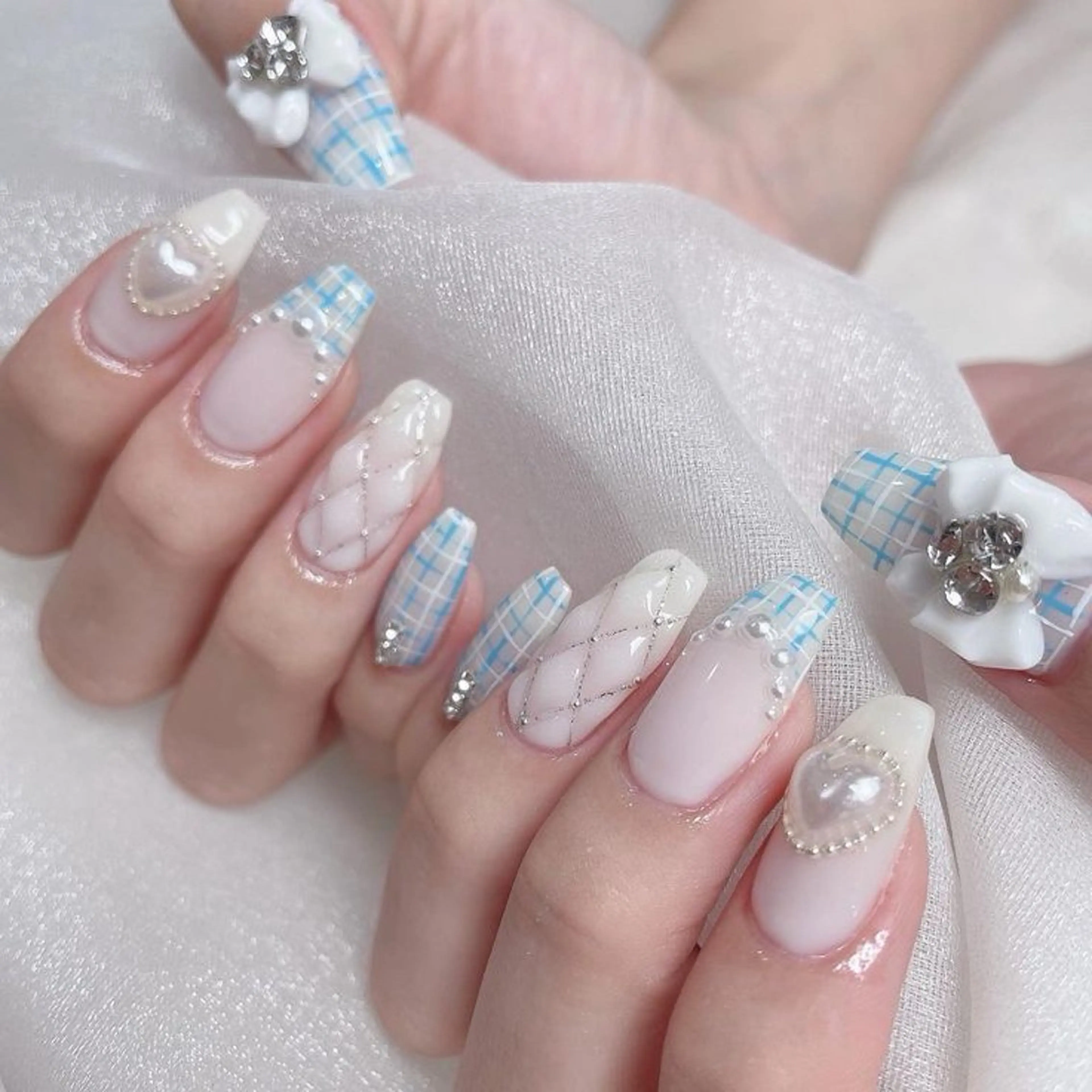 ネイル マグネットネイル ピンク ネイルチップ 冬ネイル Lee Nailsのネイルデザイン