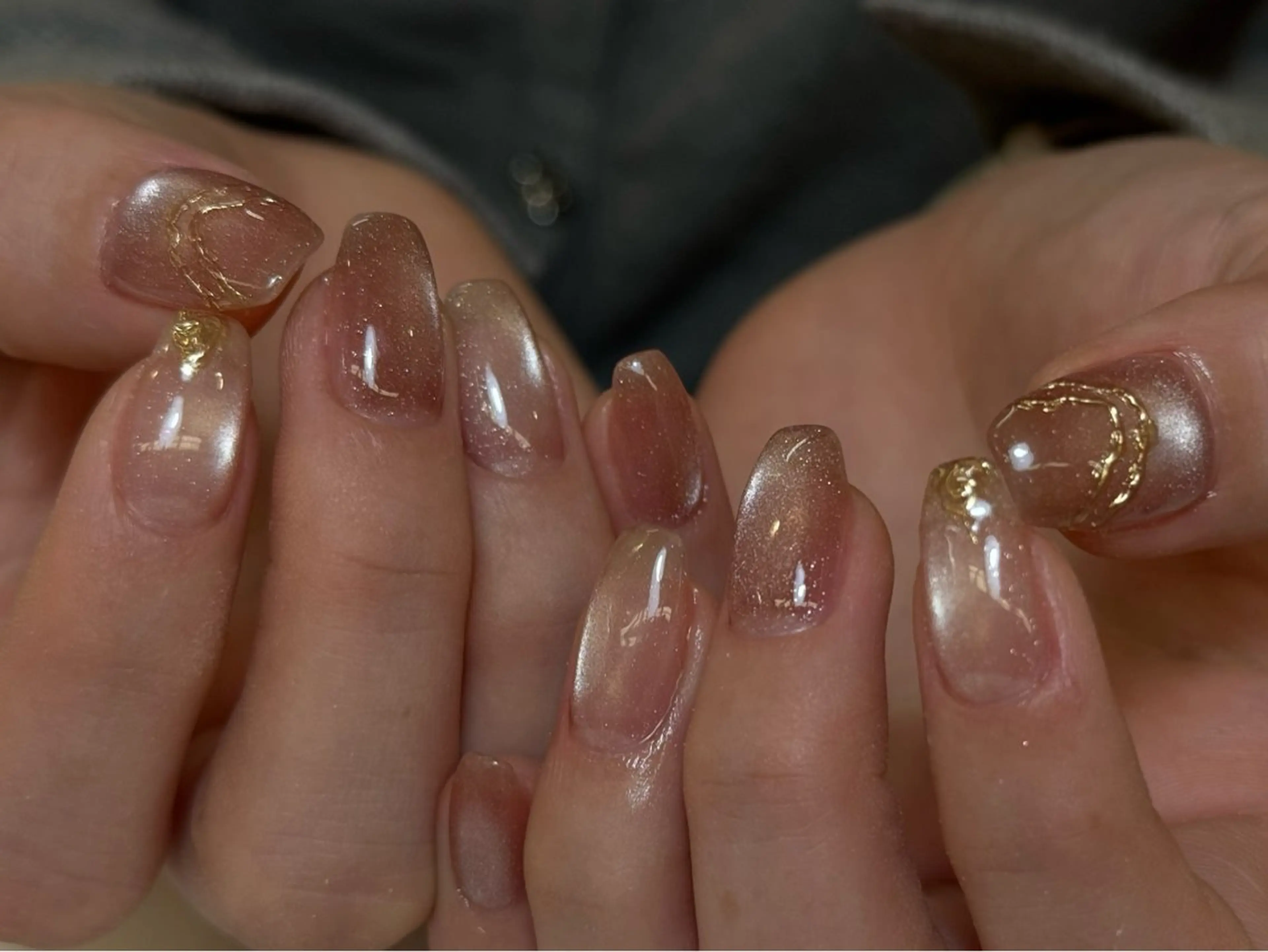 ネイル チークネイル フレンチネイル 韓国ネイル マグネットネイル 持ち込み ハンドネイル Hi nail🎀 池袋kozueのネイルデザイン