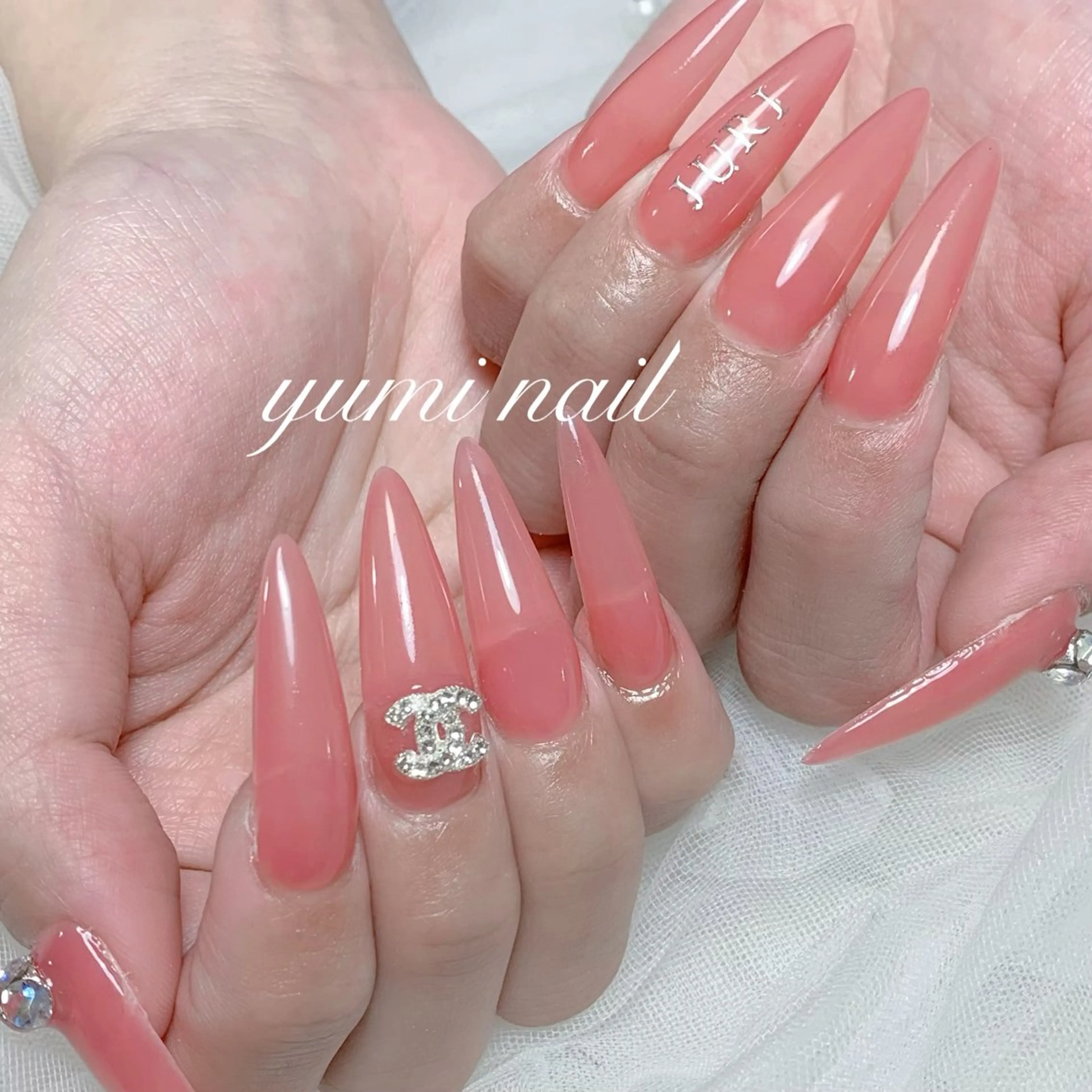 ネイル yumiジェル& チップ長さだしのネイルデザイン