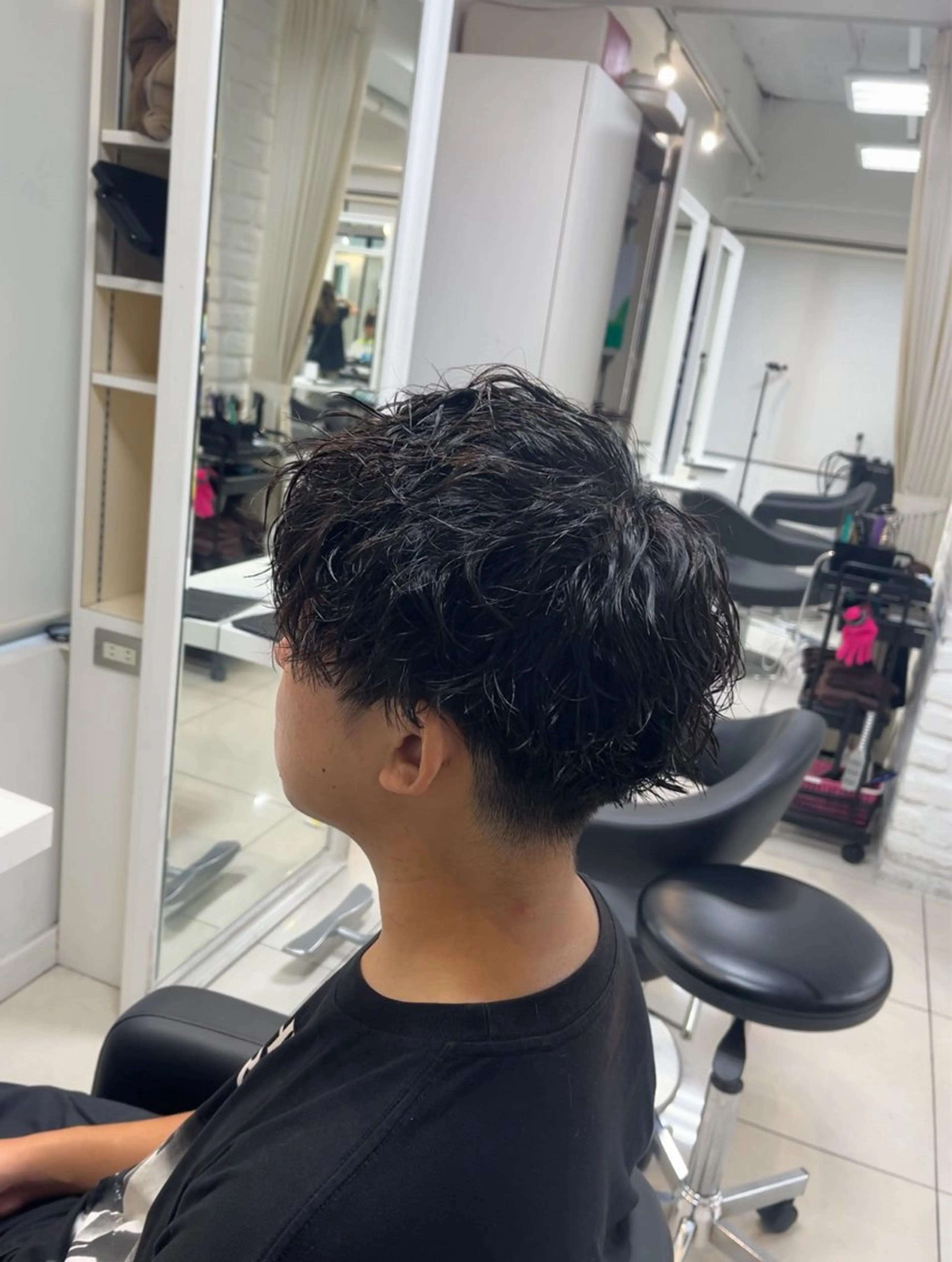 ショート カラー パーマ メンズ カット パーマ トリートメント 【シャドウパーマ センターパート】義心のヘアスタイル