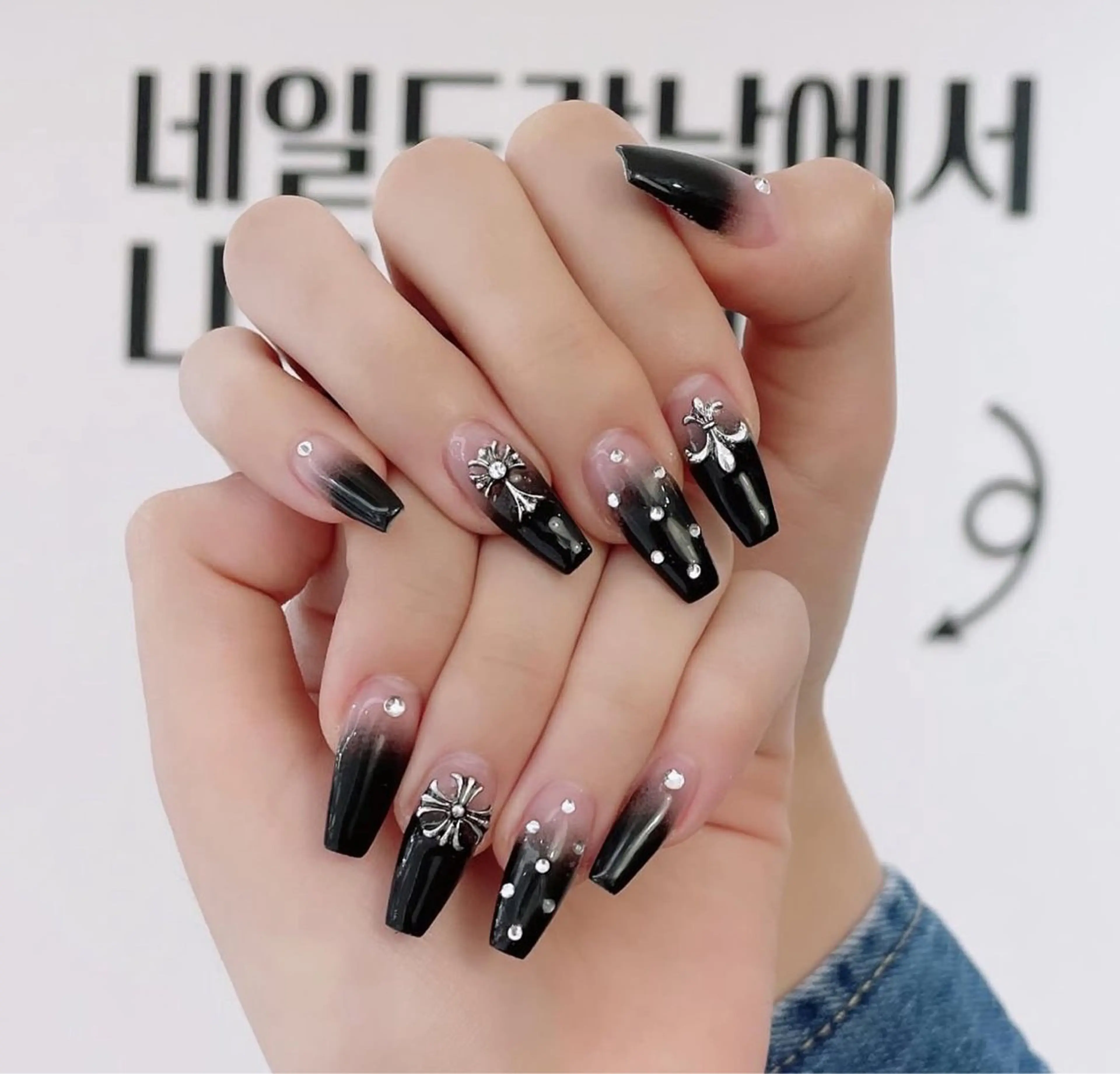 ネイル フレンチネイル キラキラネイル マグネットネイル ミラーネイル ニュアンスネイル ハンドネイル rina nailのネイルデザイン