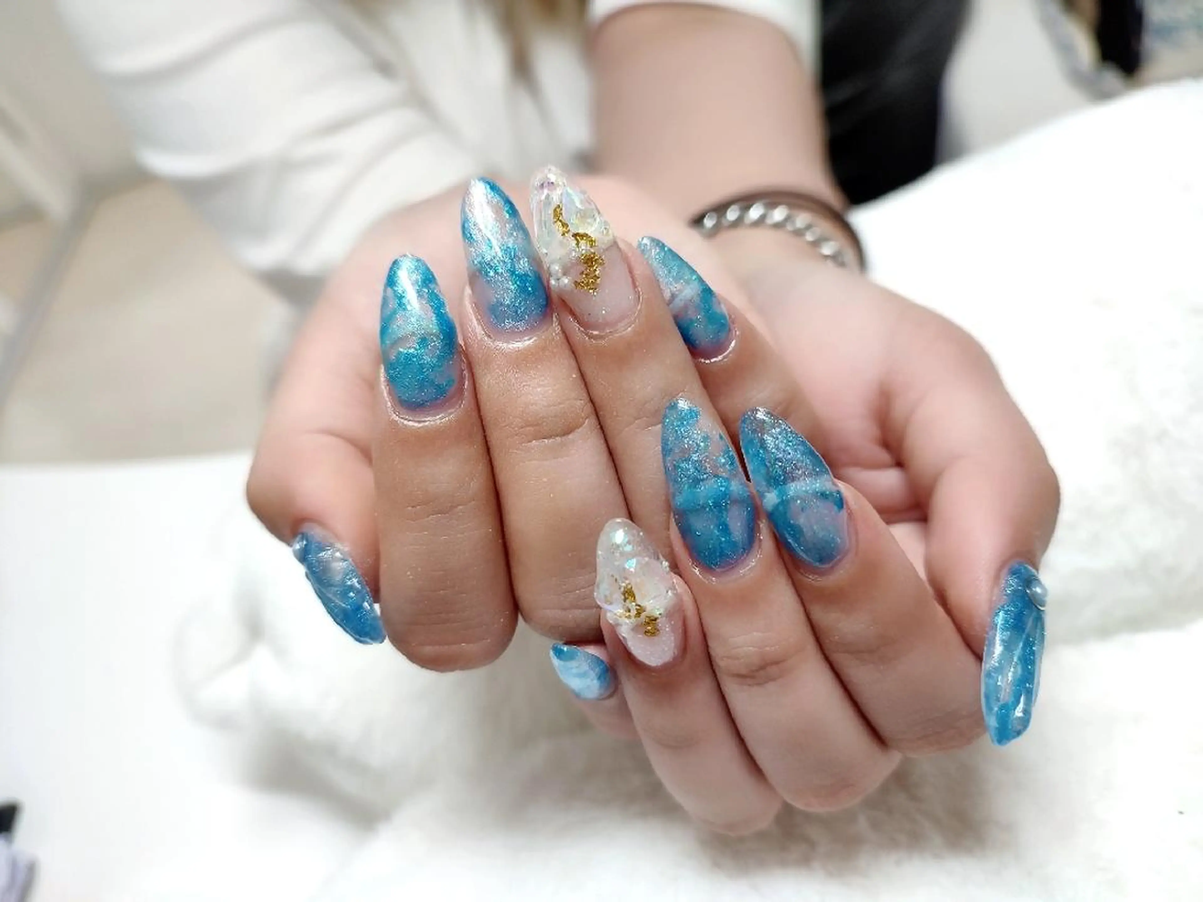 ネイル ハンドネイル RUNWAY 　　の眉毛・アイブロウイメージ