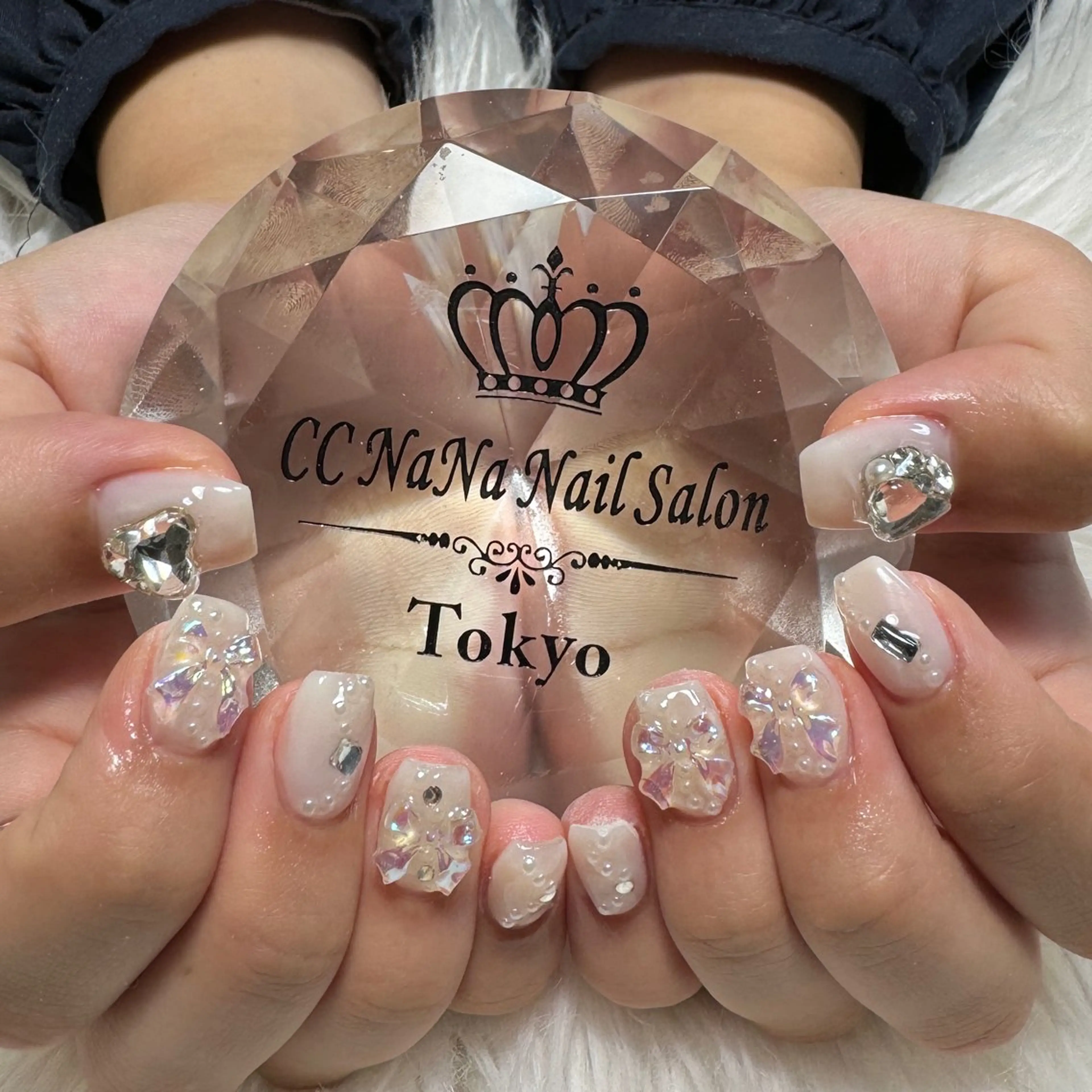 ネイル 持ち込み ホワイト ハンドネイル 💎CC・NaNa 韓国風ネイル🌙Cのネイルデザイン