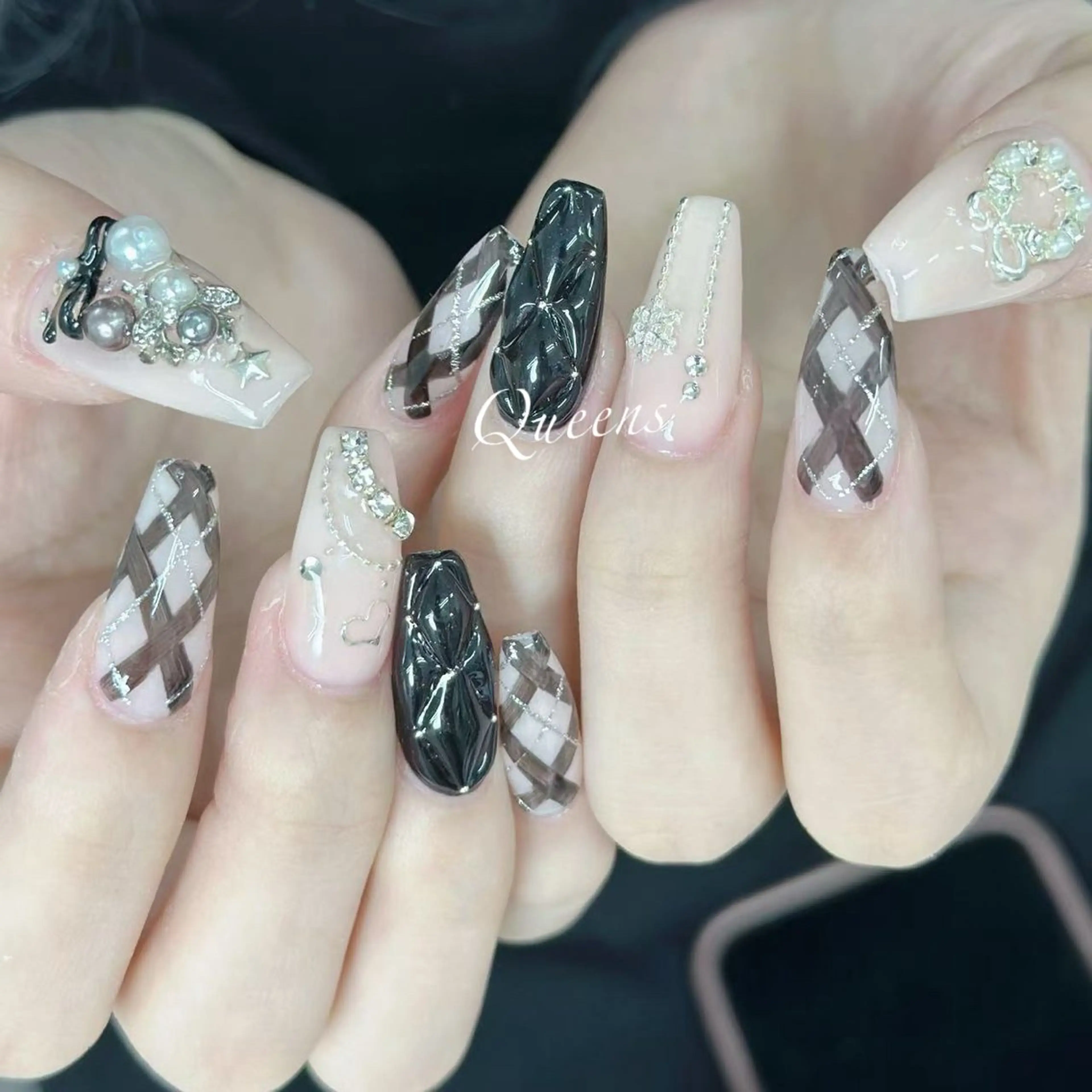 ネイル ハンドネイル Queens マオのネイルデザイン