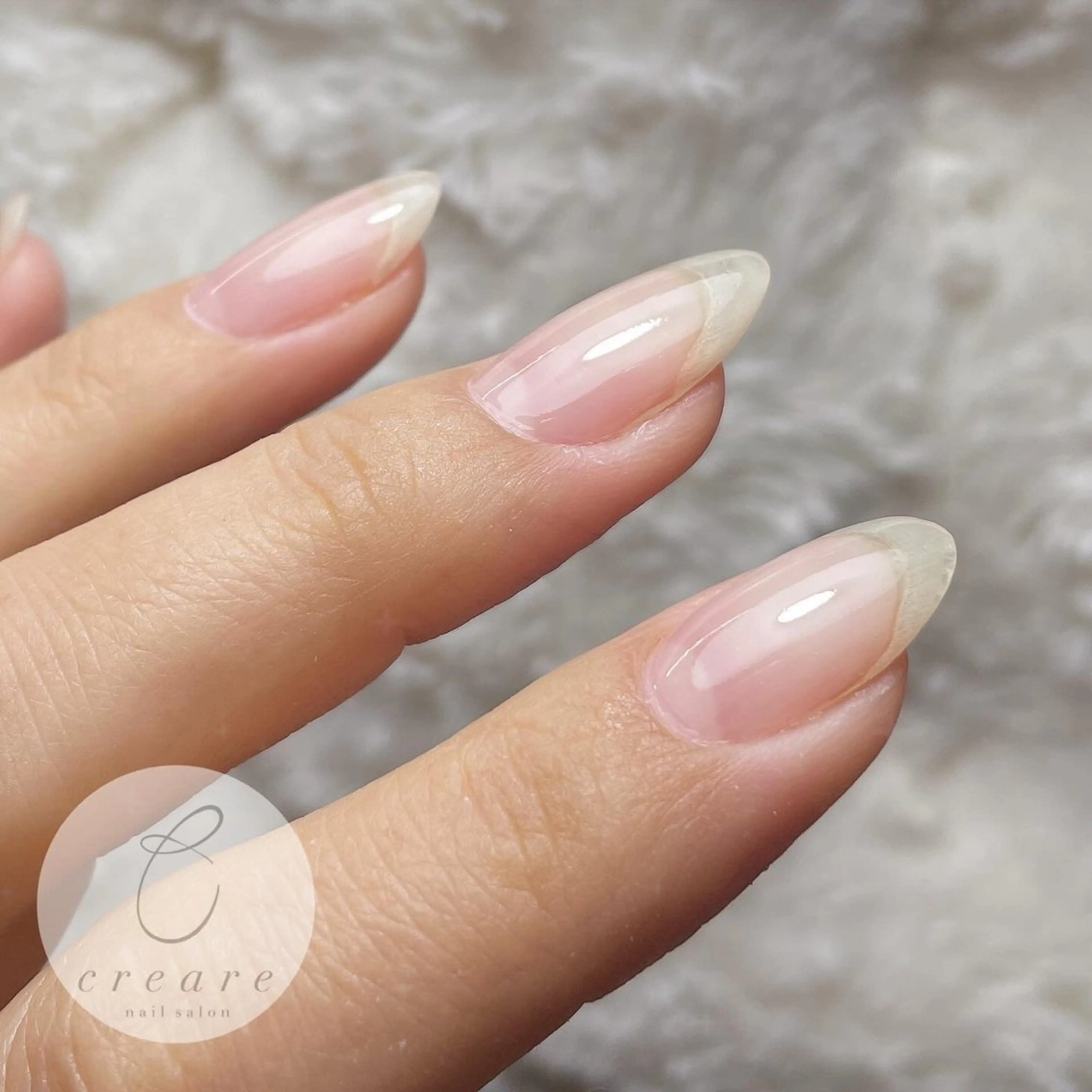 自爪風ネイル（ツヤ仕上げ）の写真