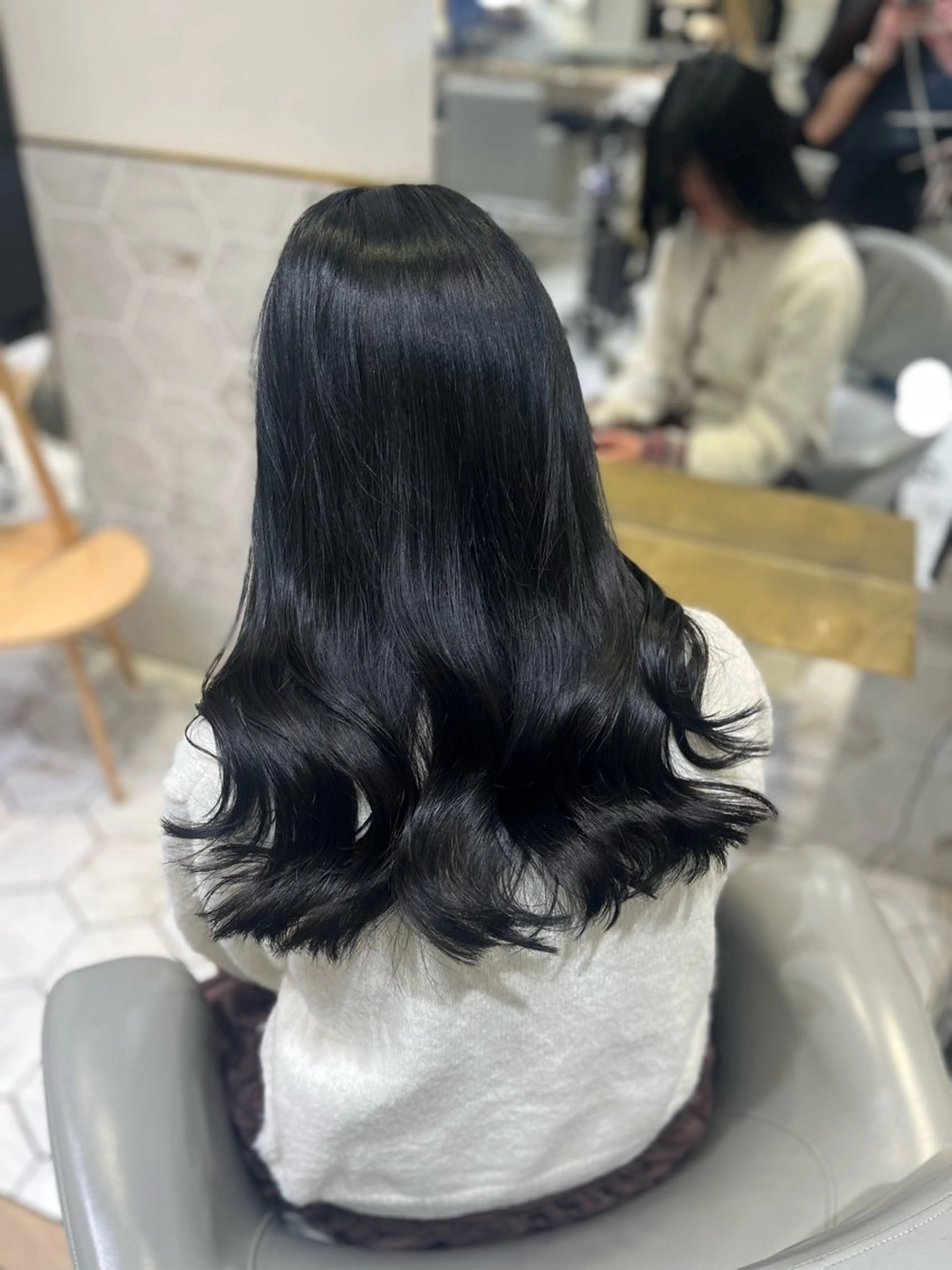 ロング カラー 黒髪 ブルーカラー ブルーブラック ヘアカラー 栄/透明感ツヤカラー /Kahoのヘアスタイル