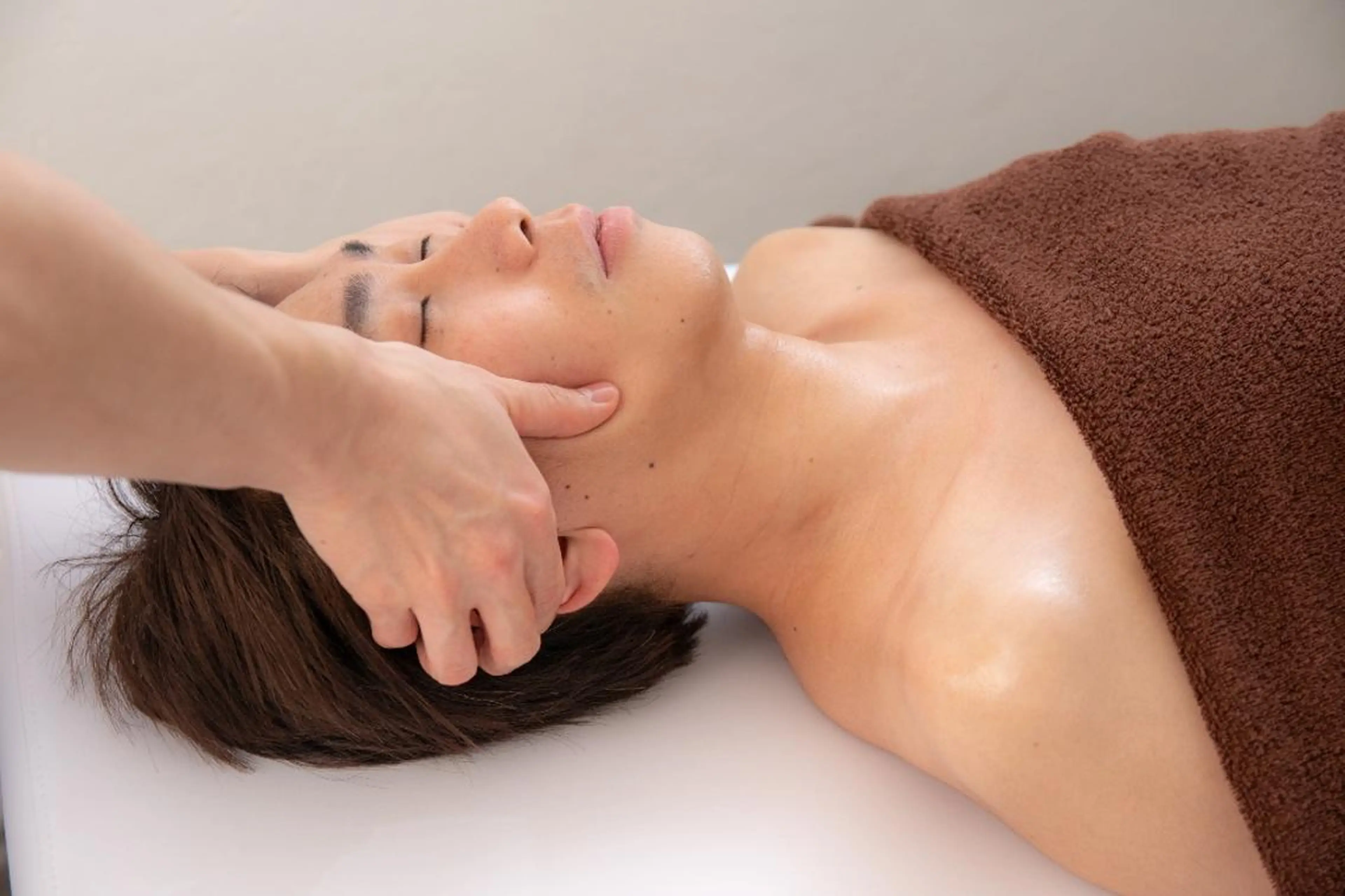 🍀お顔が見違えるほどスッキリ【小顔コルギ】の写真