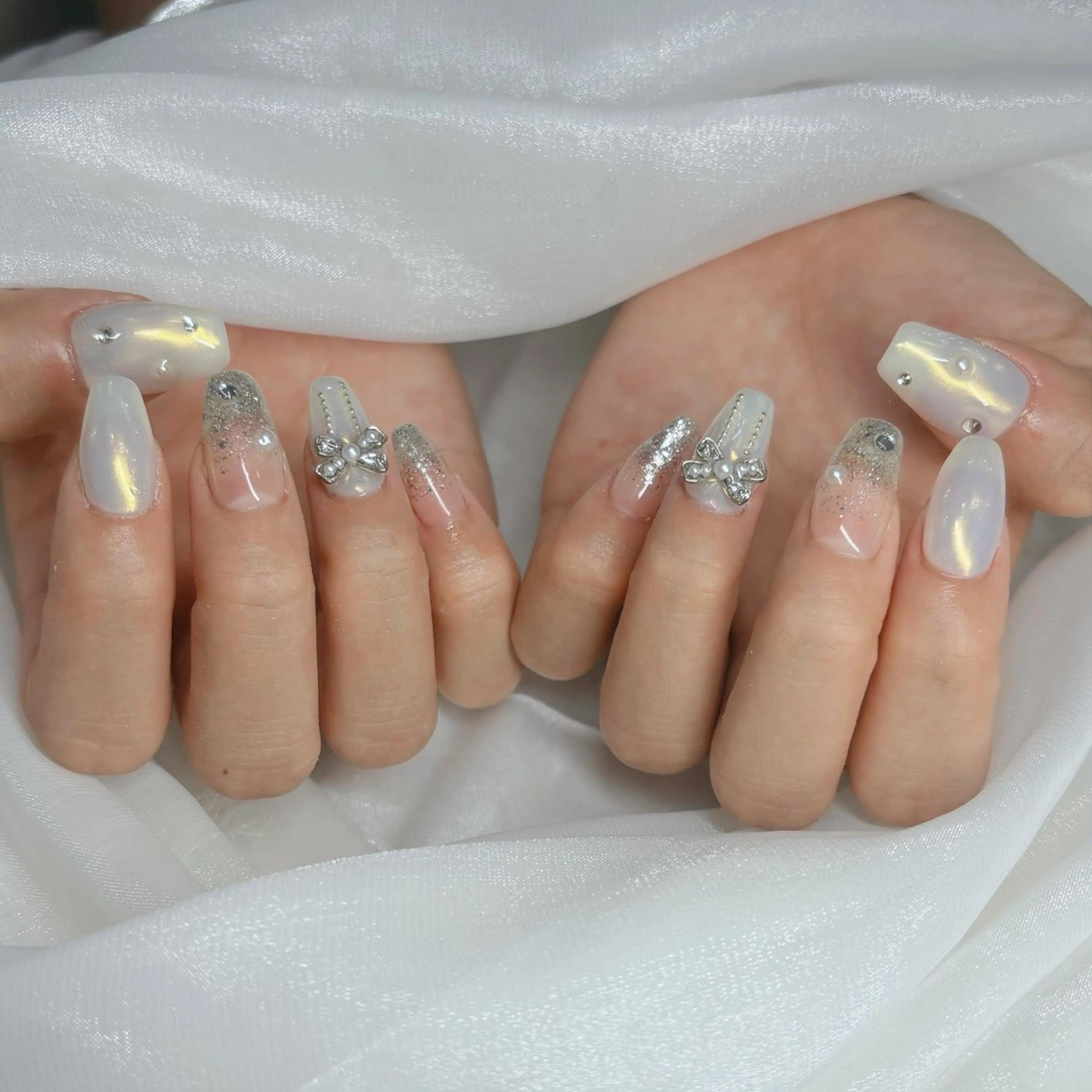 ネイル オーロラネイル 長さ出し フットネイル フレンチネイル ジェルネイル ハンドネイル CeCe Garden所属・CeCeGarden ✨️キラキラワンホンのネイルデザイン