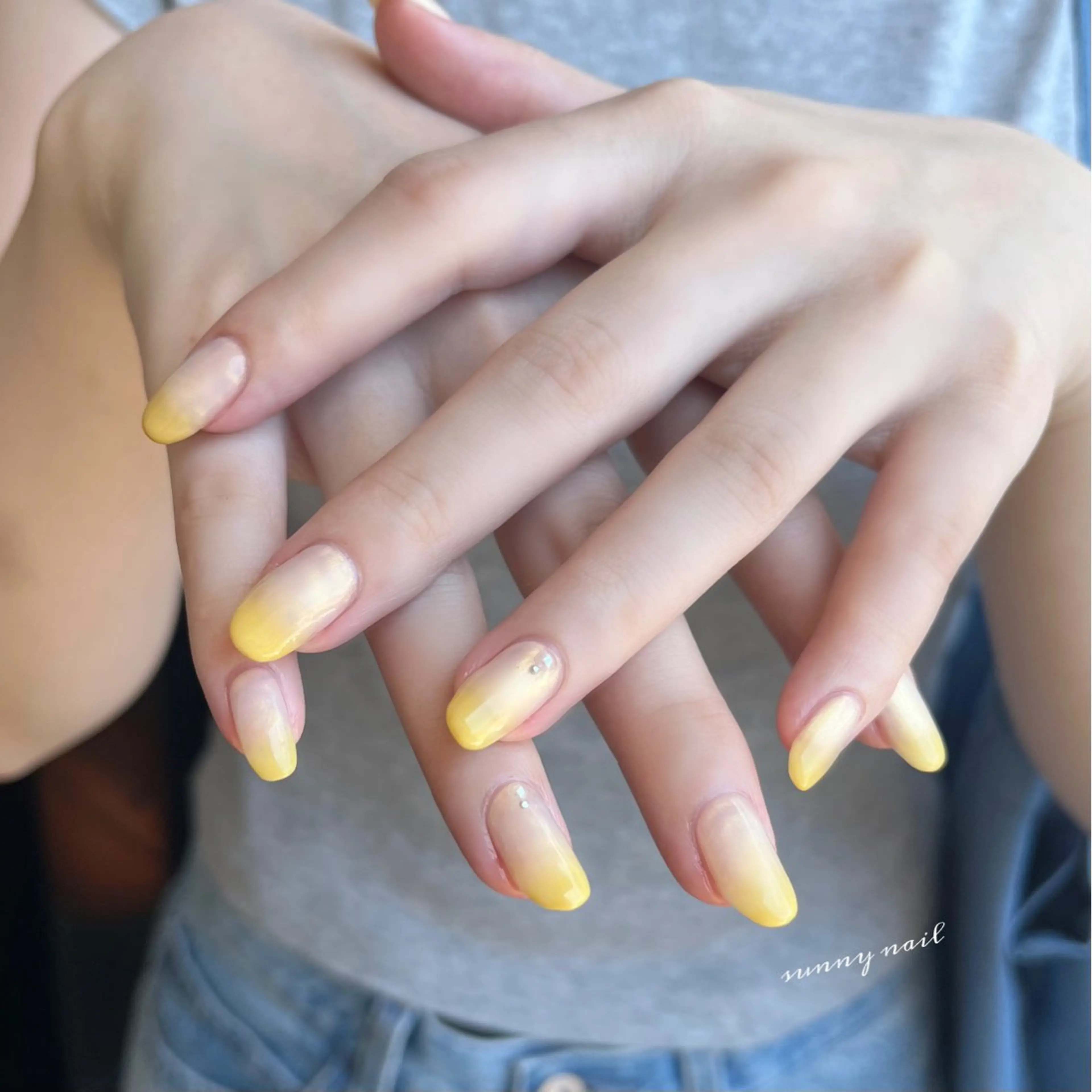 ネイル オーロラネイル ジェルネイル パラジェル 黄色 sunny nailのネイルデザイン