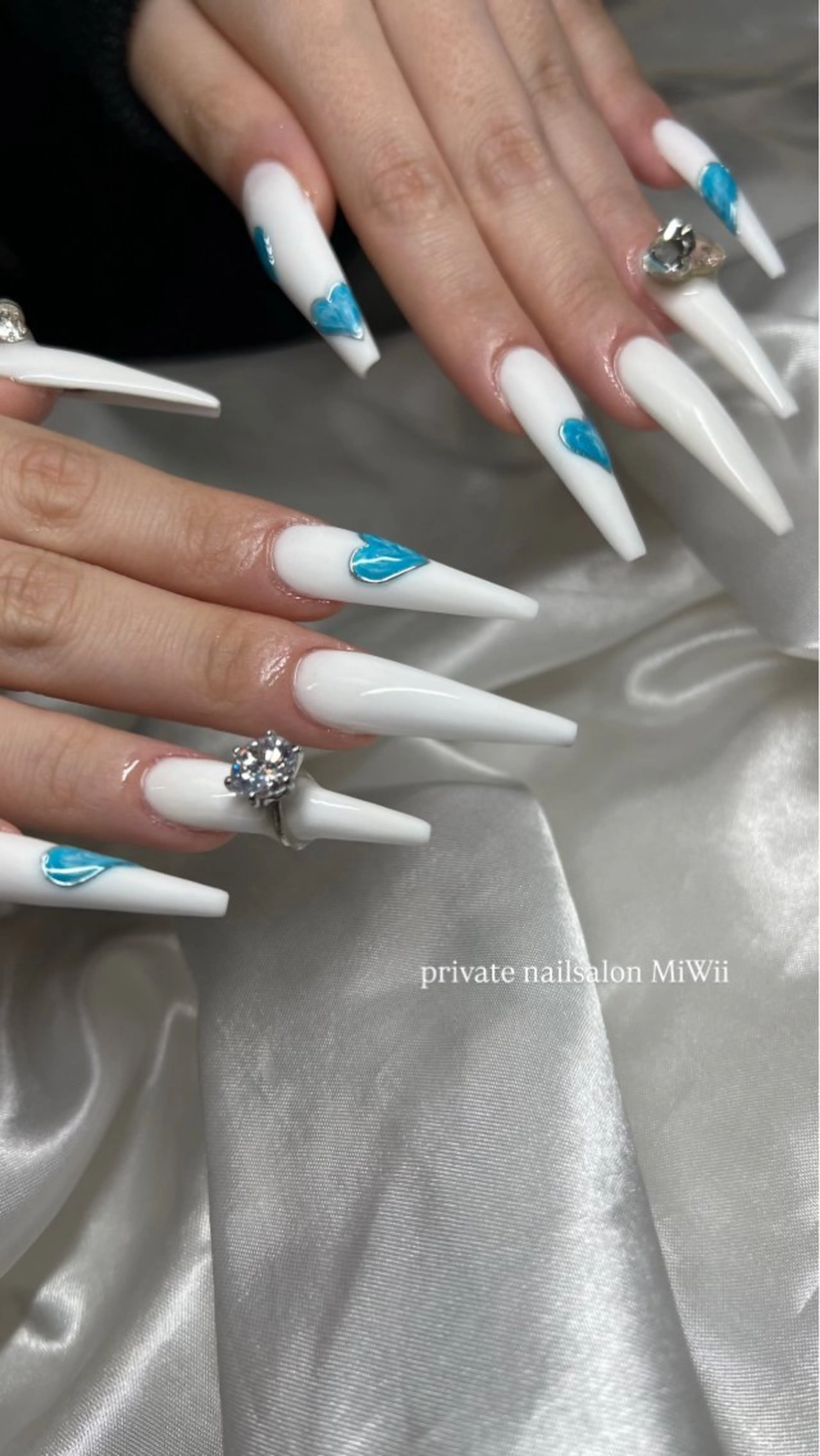 ネイル 𝐧𝐚𝐢𝐥 𝐌𝐢𝐖𝐢𝐢のネイルデザイン