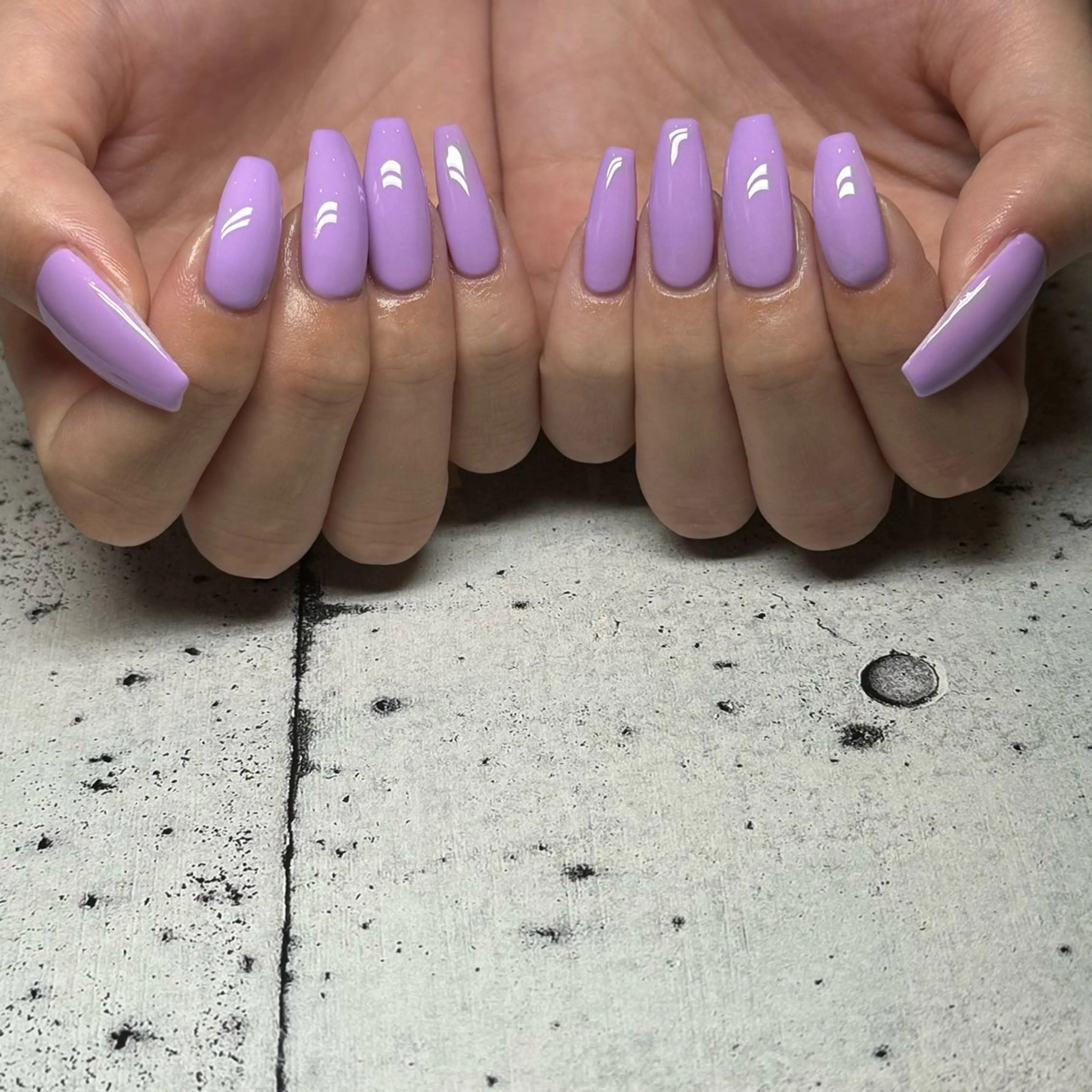 ネイル ワンカラーネイル パープル ハンドネイル 𝐫𝐚𝐢 𝐧𝐚𝐢𝐥の眉毛・アイブロウイメージ
