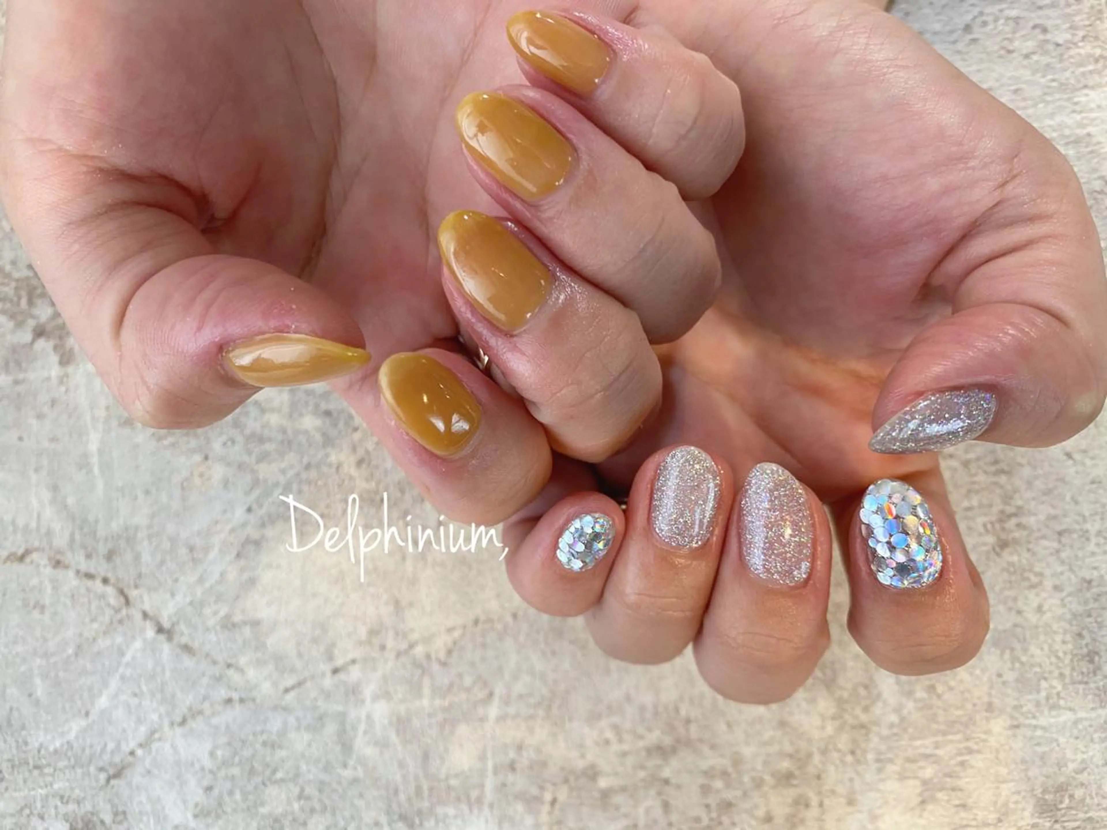 ネイル 岡本 友恵のネイルデザイン