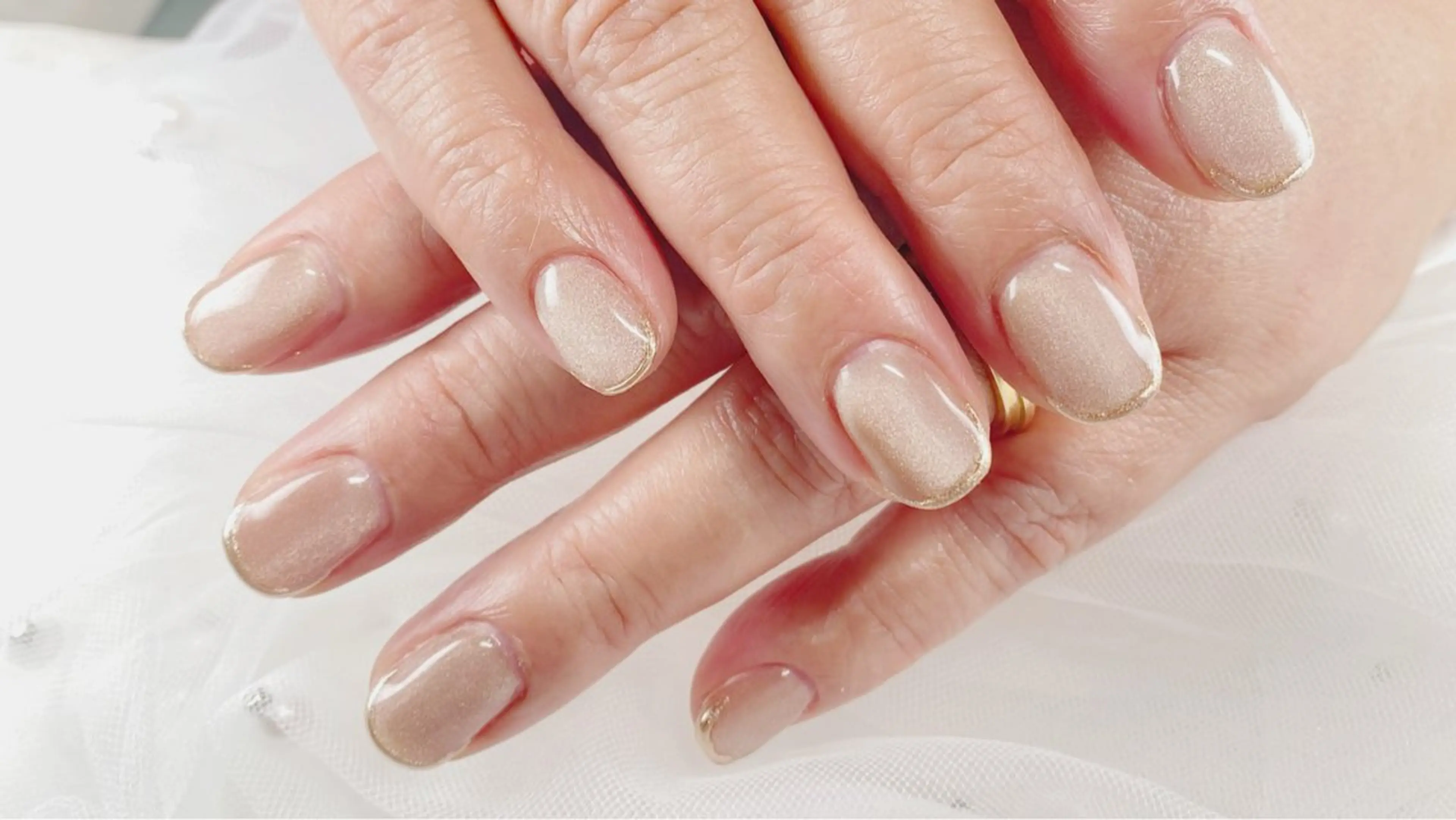 ネイル アートネイル マグネットネイル ミラーネイル Nailsalon Charis.yuのネイルデザイン