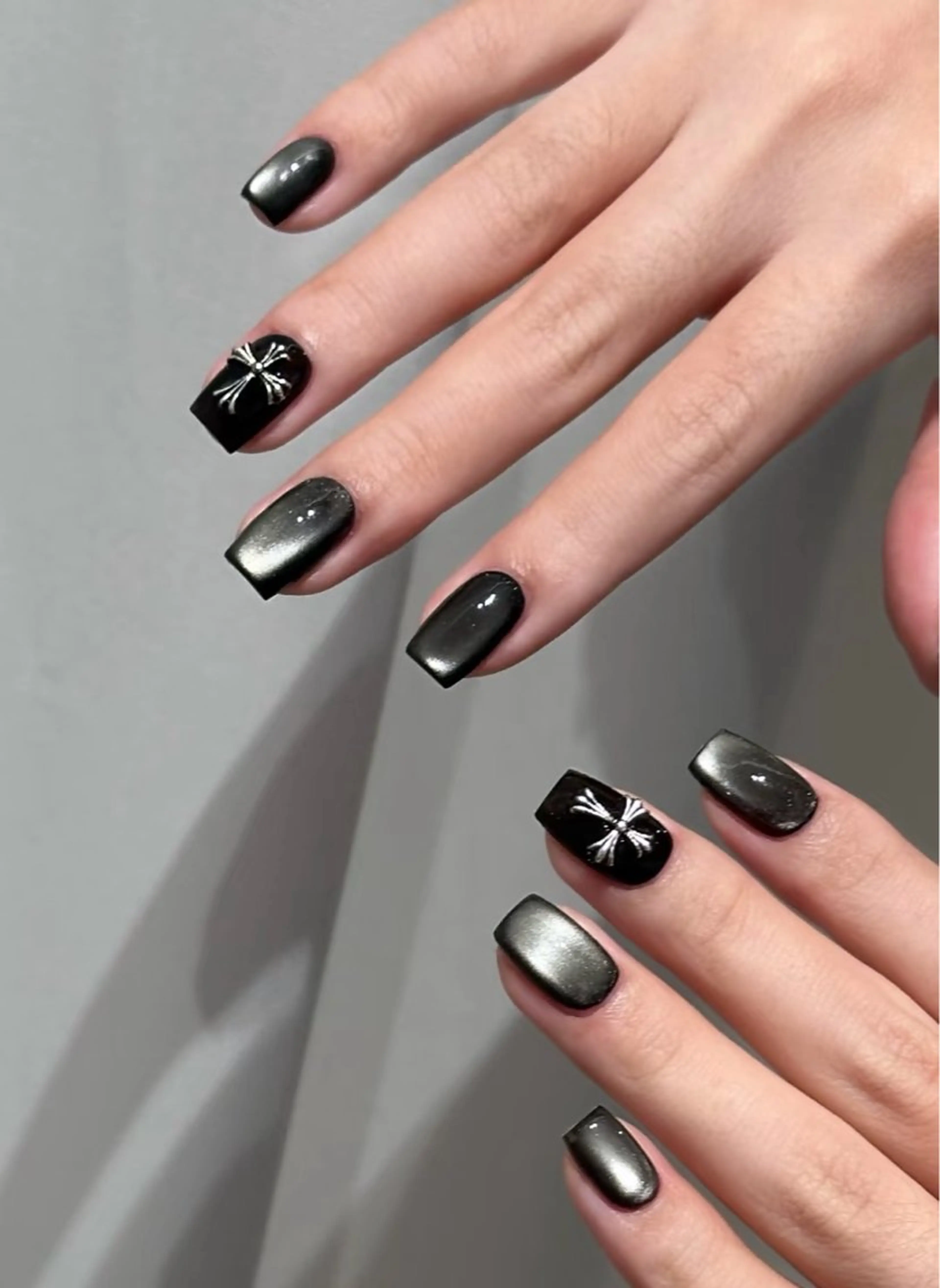 ネイル 高木 維麗絲のネイルデザイン