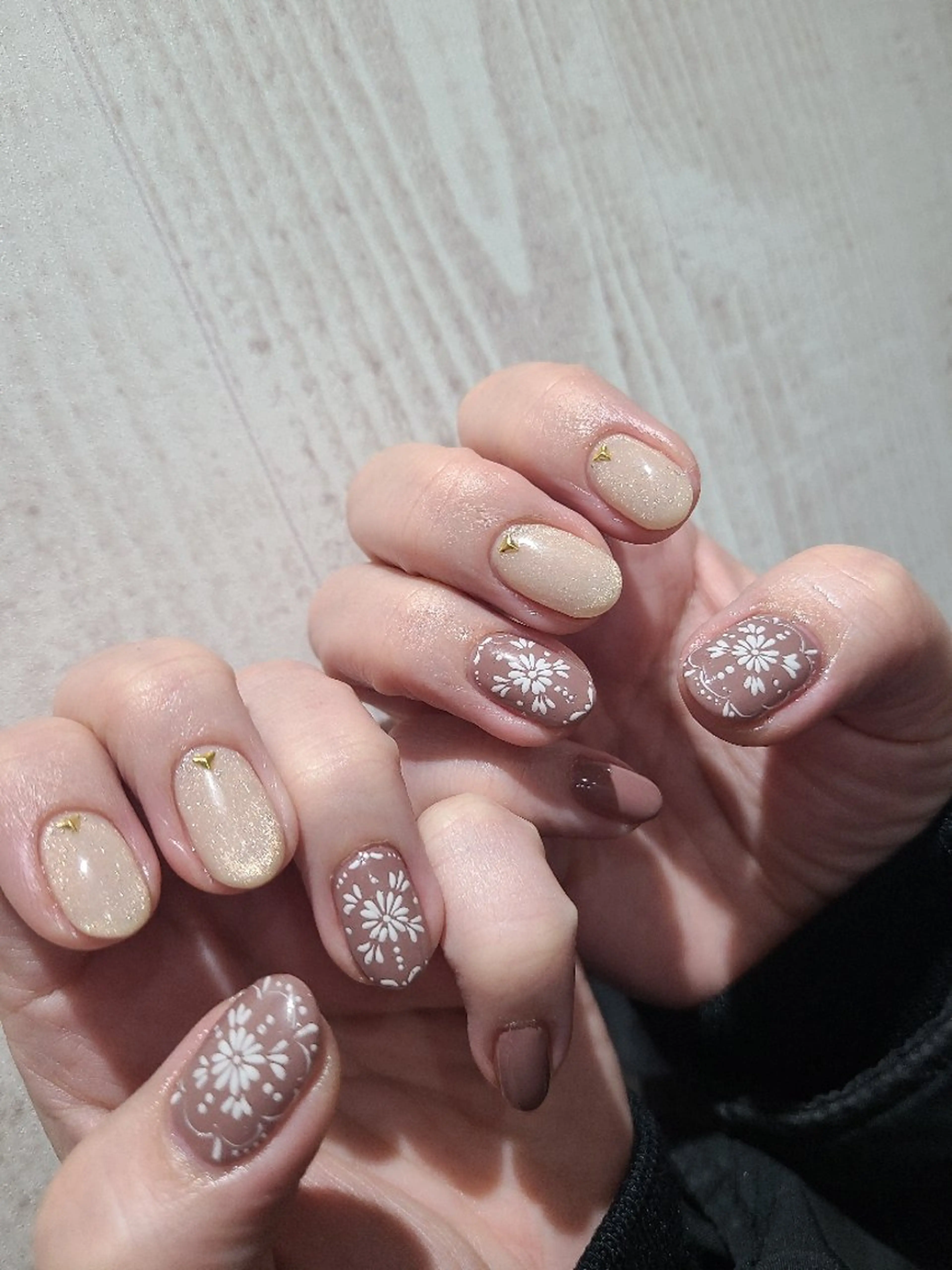 ネイル アートネイル 冬ネイル ハンドネイル 13日3980円‼️ マグもデザインも◎のネイルデザイン