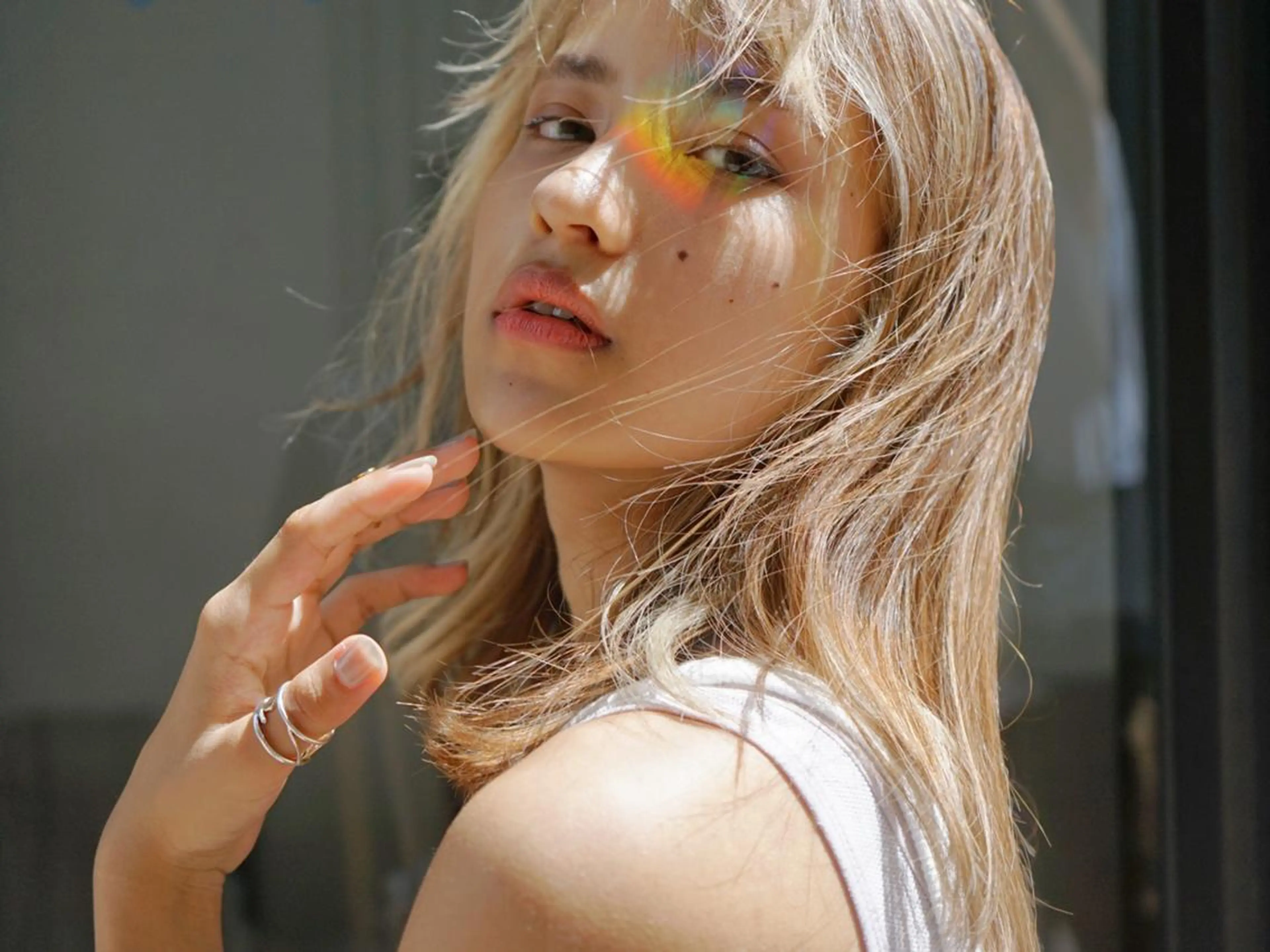 セミロング カラー パーマ ヘアアレンジ アディクシーカラー アッシュ バレイヤージュ ベージュカラー ブリーチ newi grande 横浜店のヘアスタイル