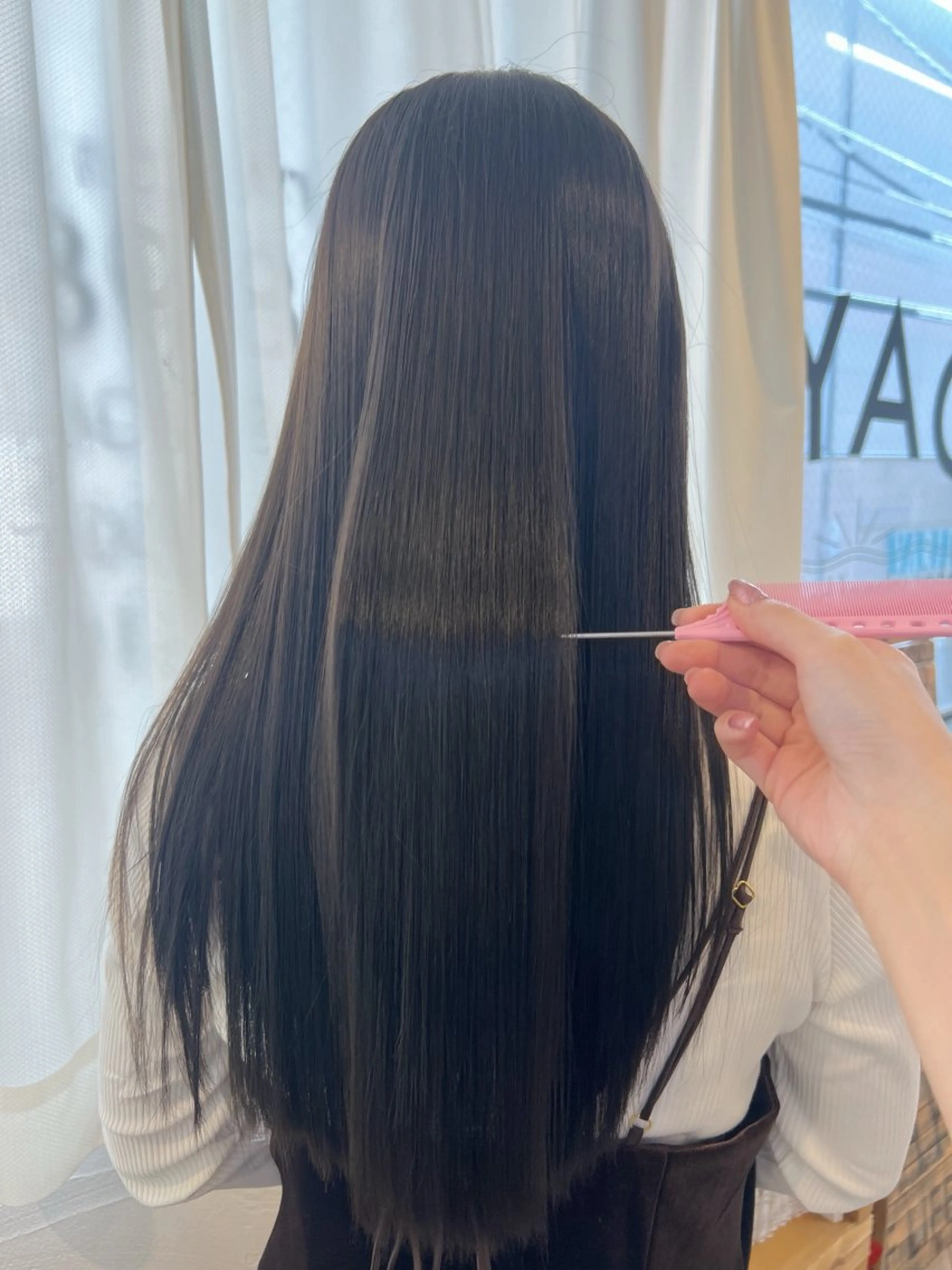 ロング カラー デザインカラー イヤリングカラー ボブ 顔周りカット 髪質改善 ヘアカラー 縮毛矯正 トリートメント KANA/ボブ/ インナーカラー/艶髪のヘアスタイル